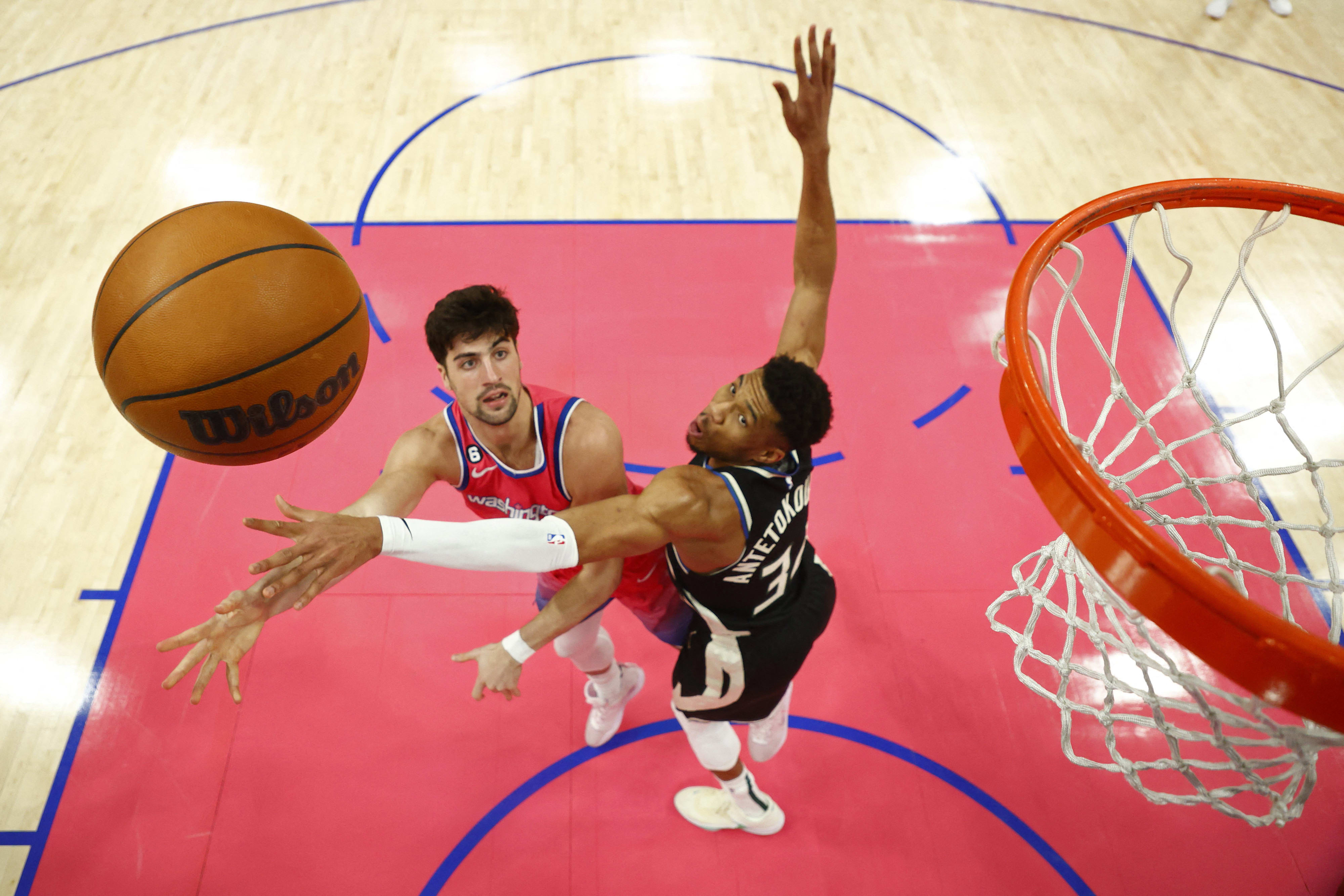 דני אבדיה, וושינגטון וויזארדס, מול יאניס אנטטוקומפו, מילווקי באקס