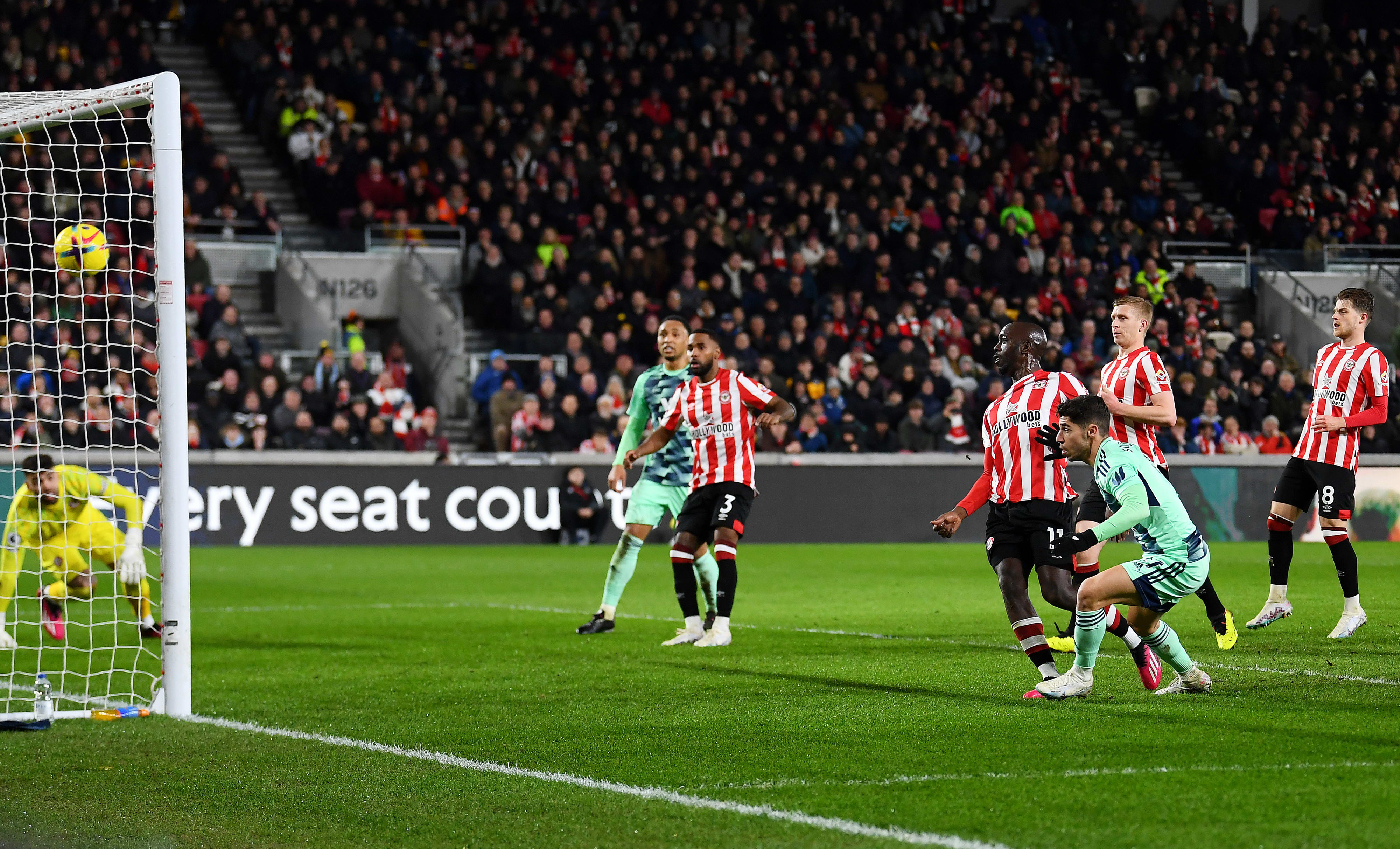 מנור סולומון, קשר פולהאם