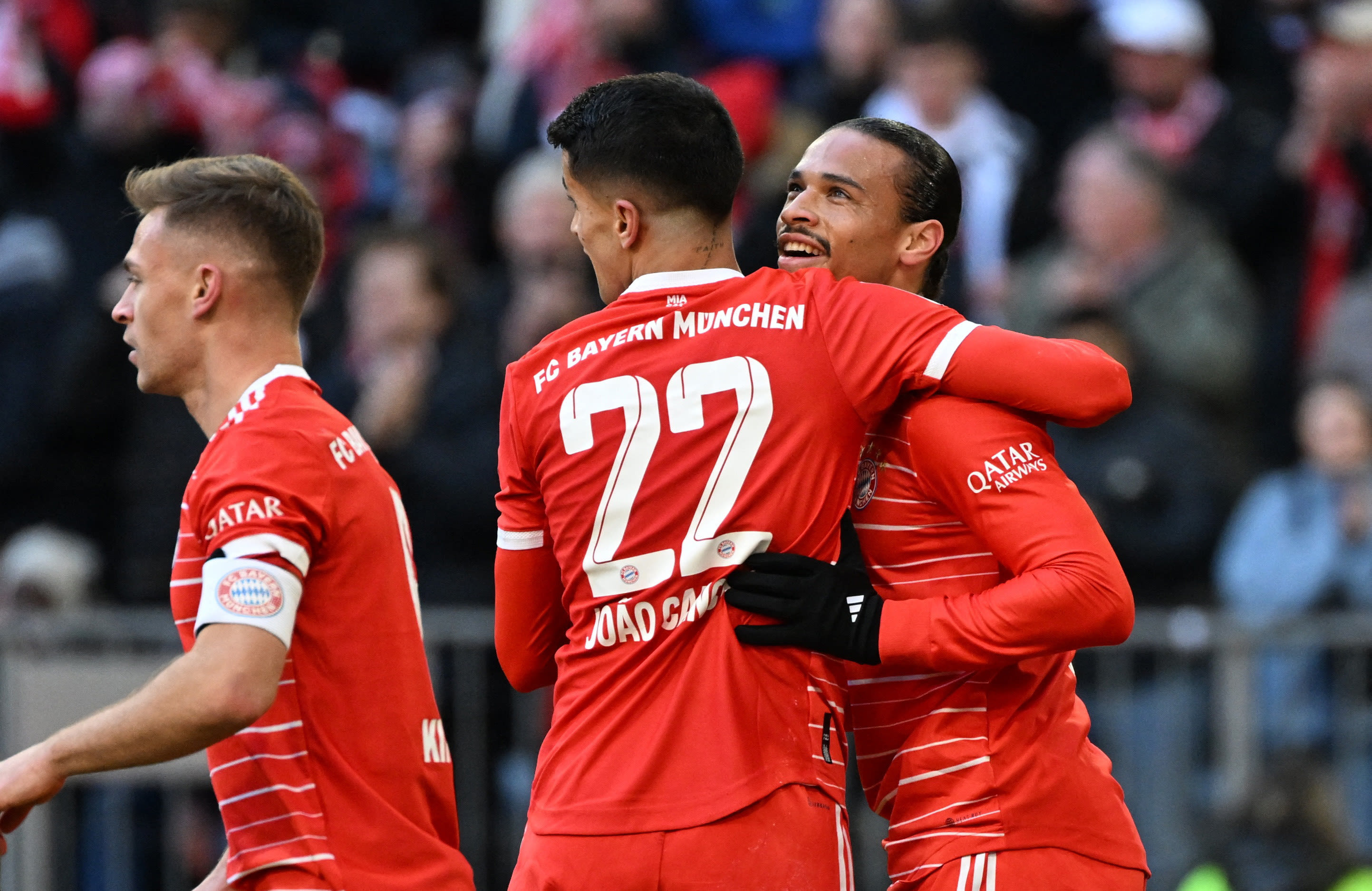 ז'ואאו קאנסלו עם לירוי סאנה באיירן מינכן