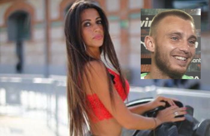 יספר סילסן על רקע תמונתה של העיתונאית מריה מוראן