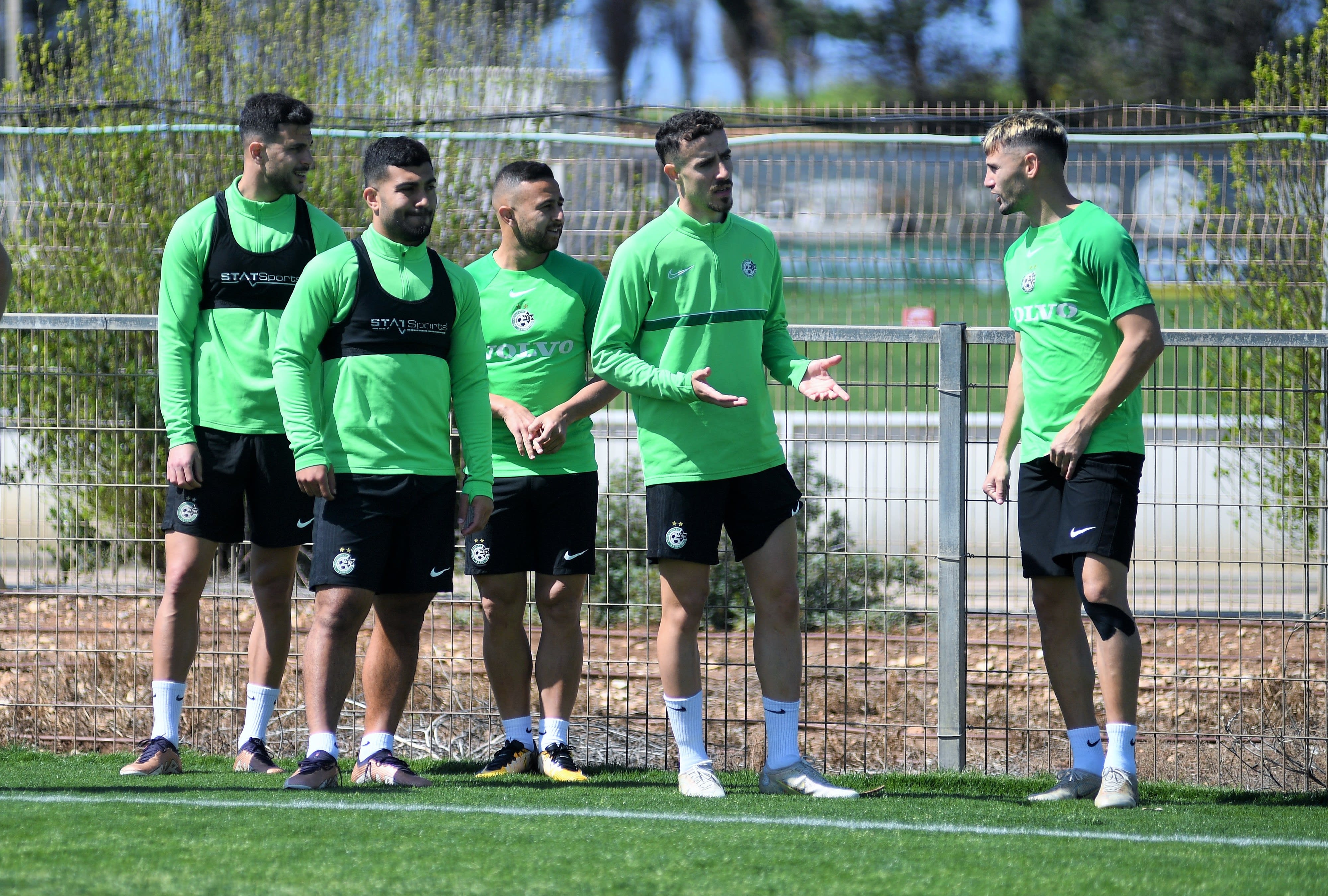 שחקני מכבי חיפה עומר אצילי, דולב חזיזה, מוחמד אבו פאני, דיא סבע, דין דוד