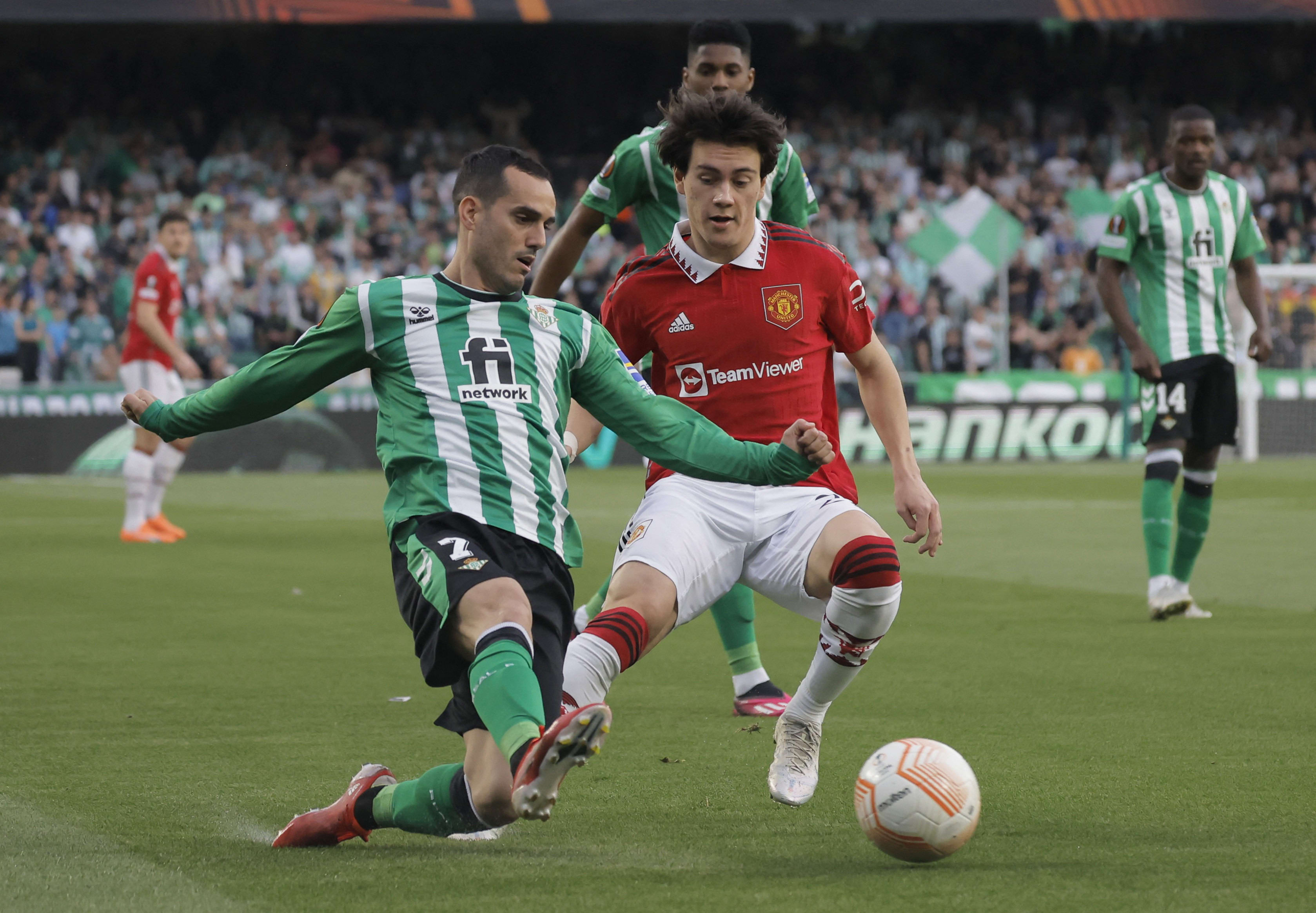 פקונדו פליסטרי מנצ'סטר יונייטד לצד חואנמי בטיס