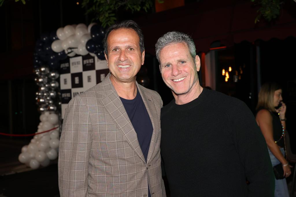 בוני גינצבורג, רוני לוי