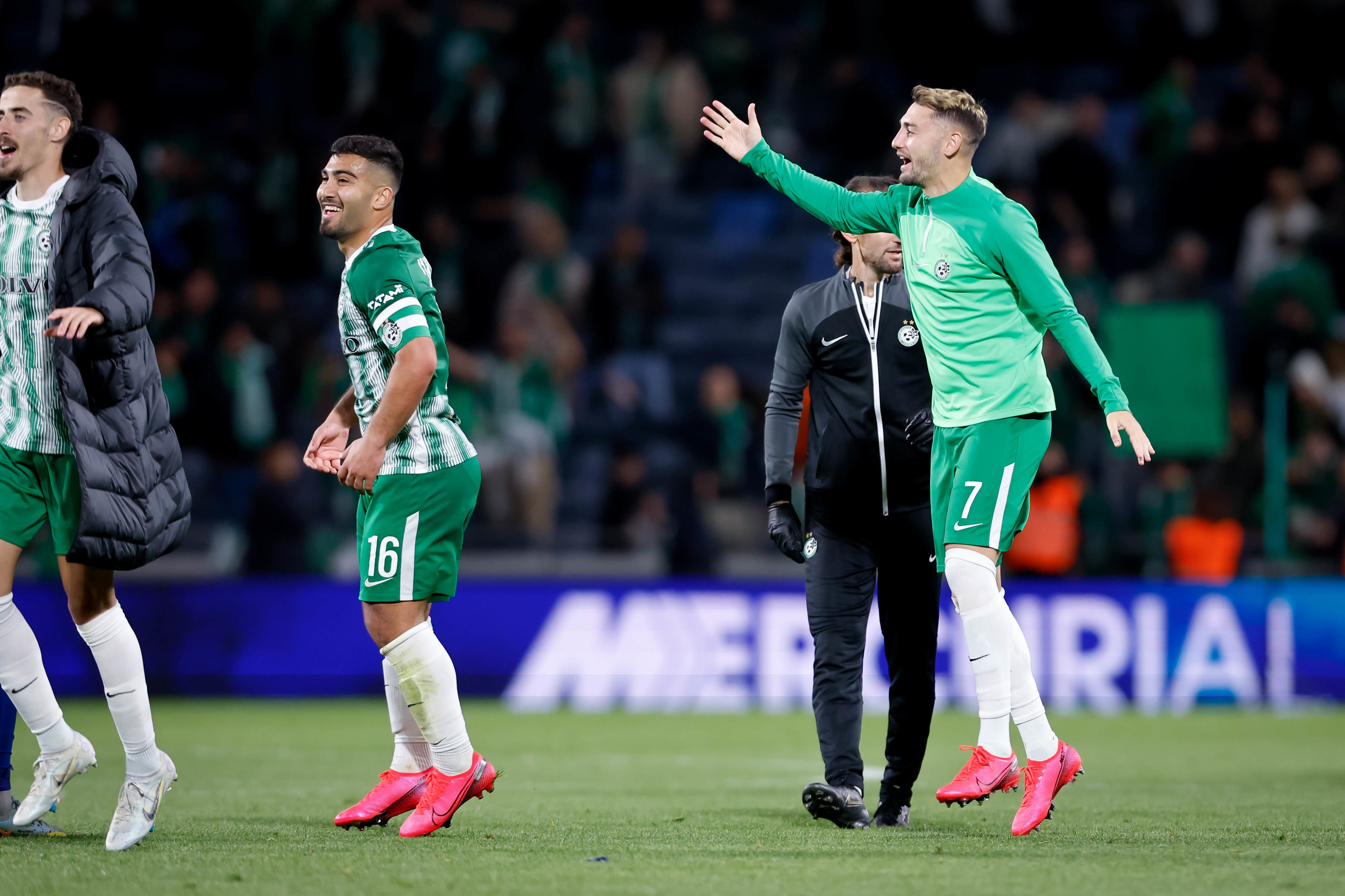 עומר אצילי לצד מוחמד אבו פאני מכבי חיפה