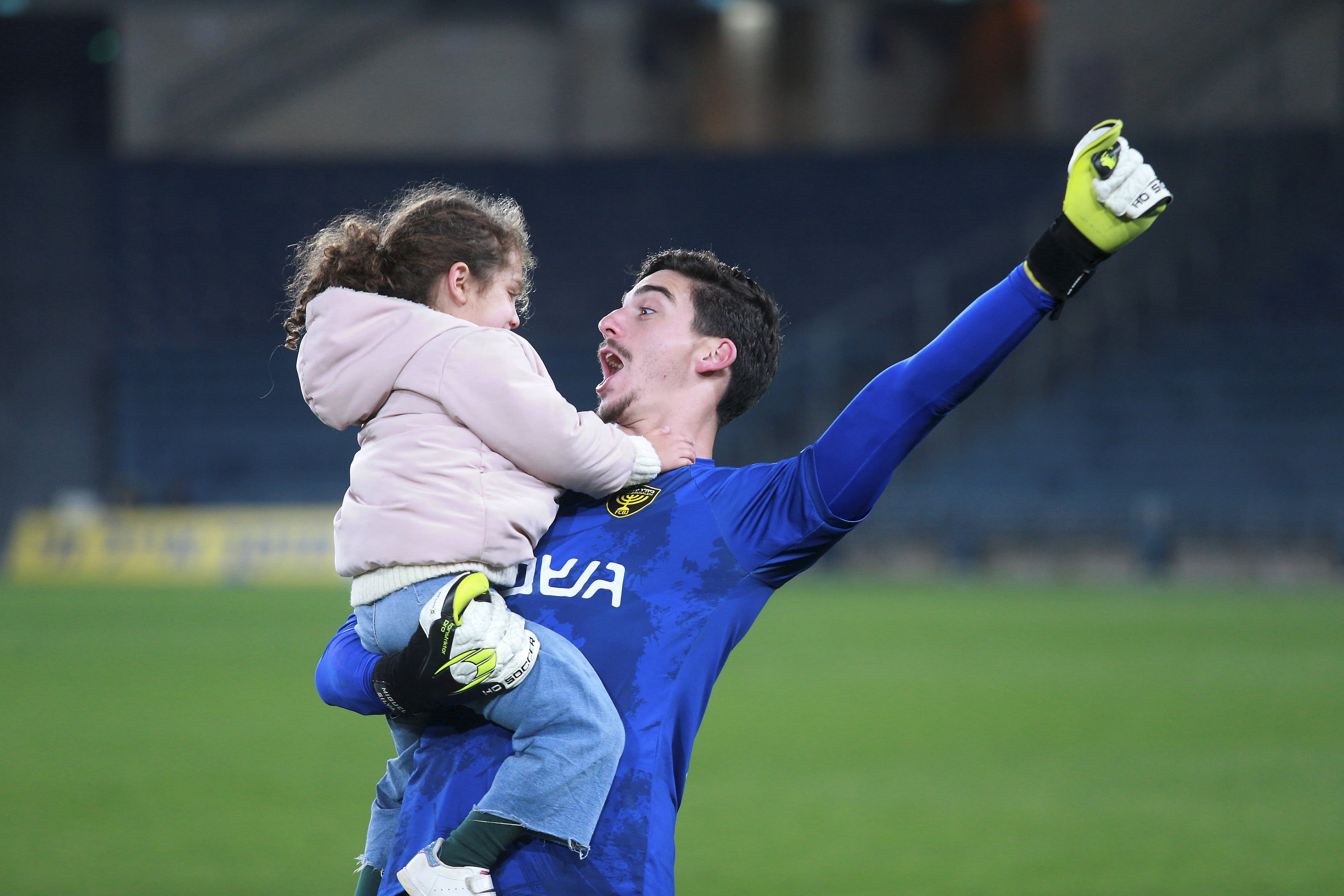 שוער בית"ר ירושלים, מיגל סילבה עם בתו
