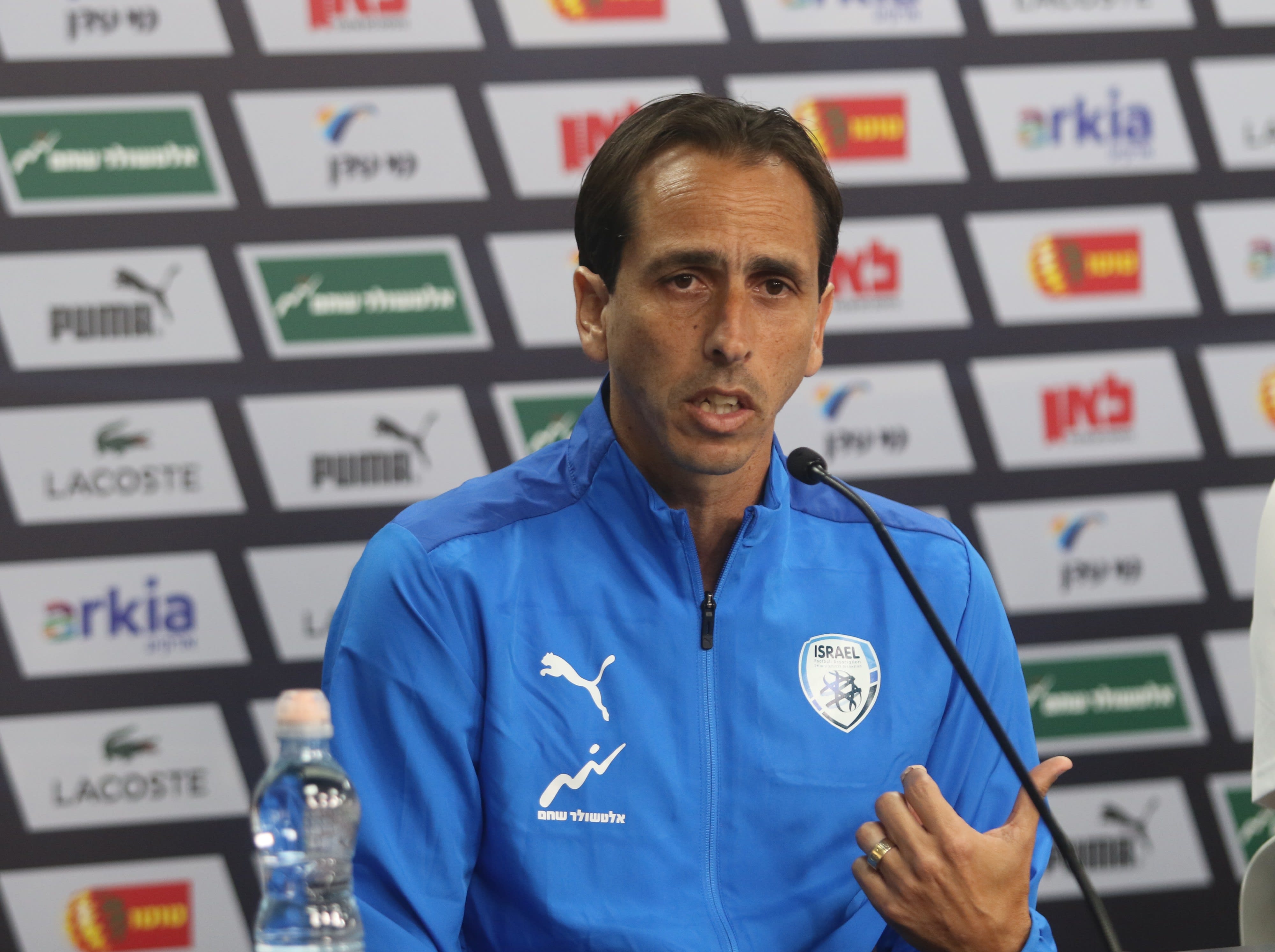 יוסי בניון המנהל המקצועי של נבחרת ישראל