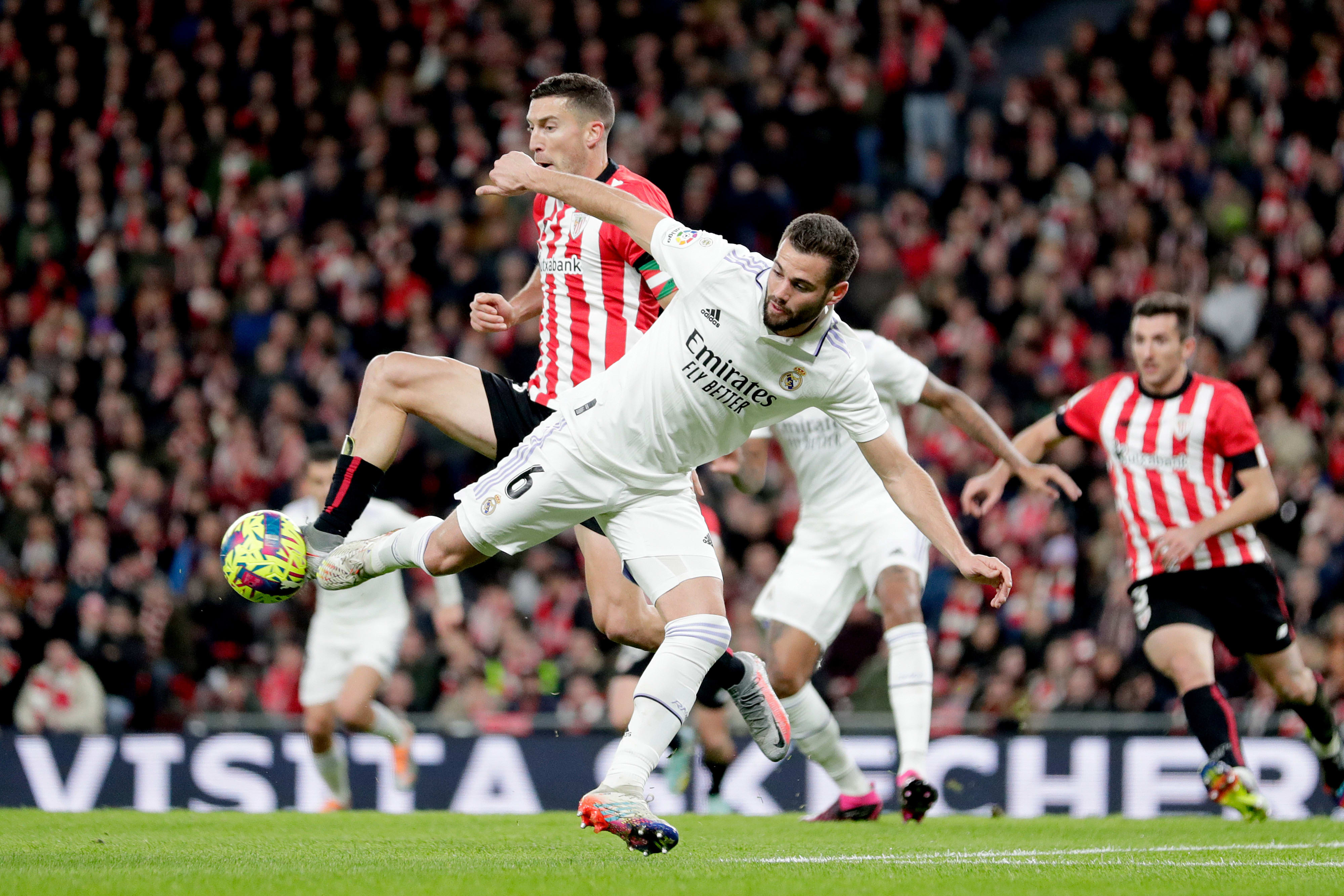 נאצ'ו שחקן ריאל מדריד לפני אוסקר דה מרקוס שחקן אתלטיק בילבאו