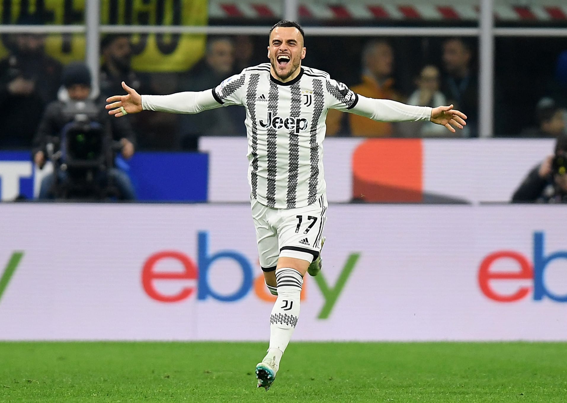 פיליפ קוסטיץ' שחקן יובנטוס חוגג שער