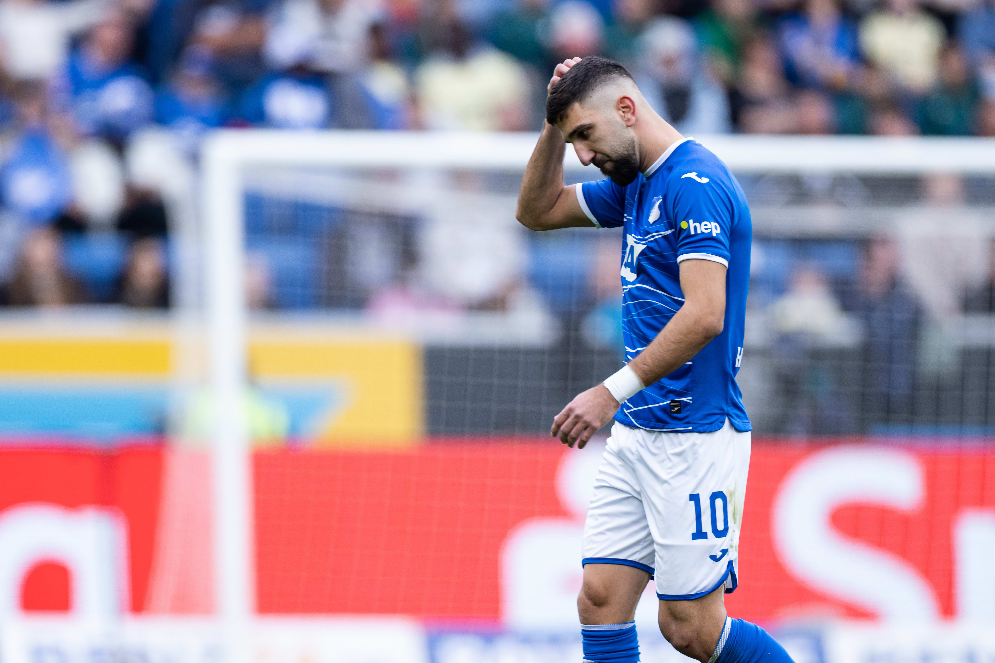 מונס דאבור שחקן הופנהיים לאחר הרחקתו