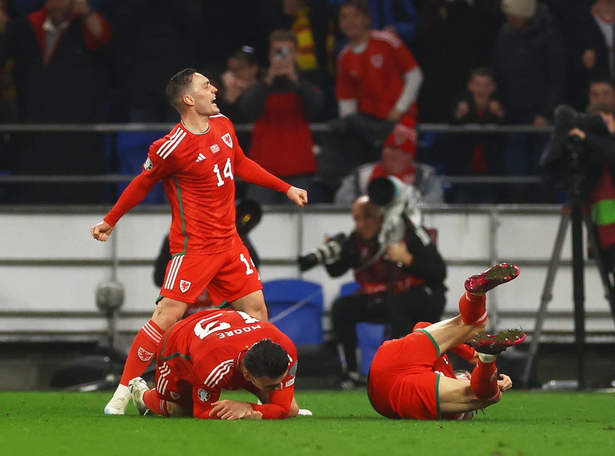 קיפר מור נבחרת ווילס חוגג