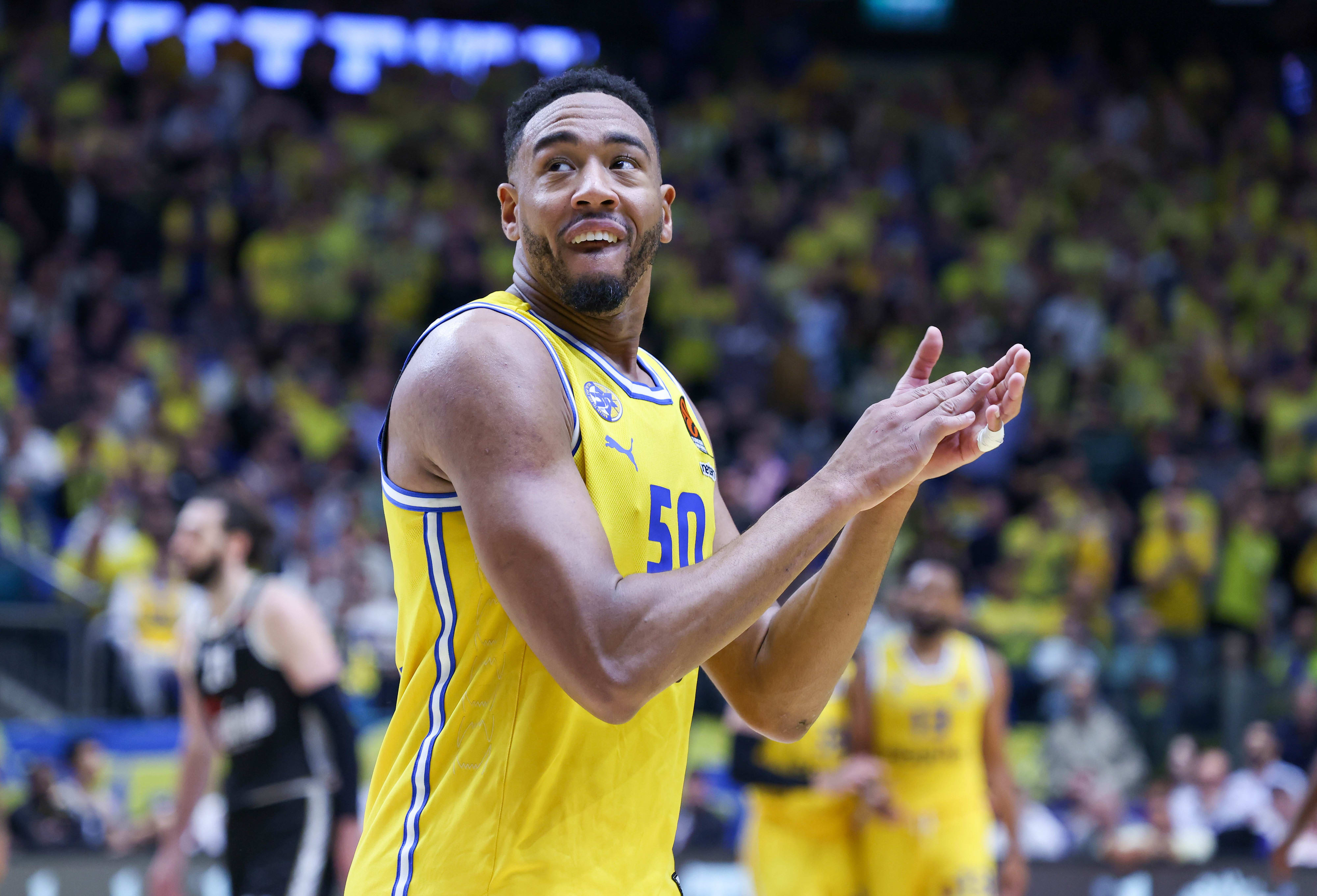 שחקן מכבי תל אביב בונזי קולסון