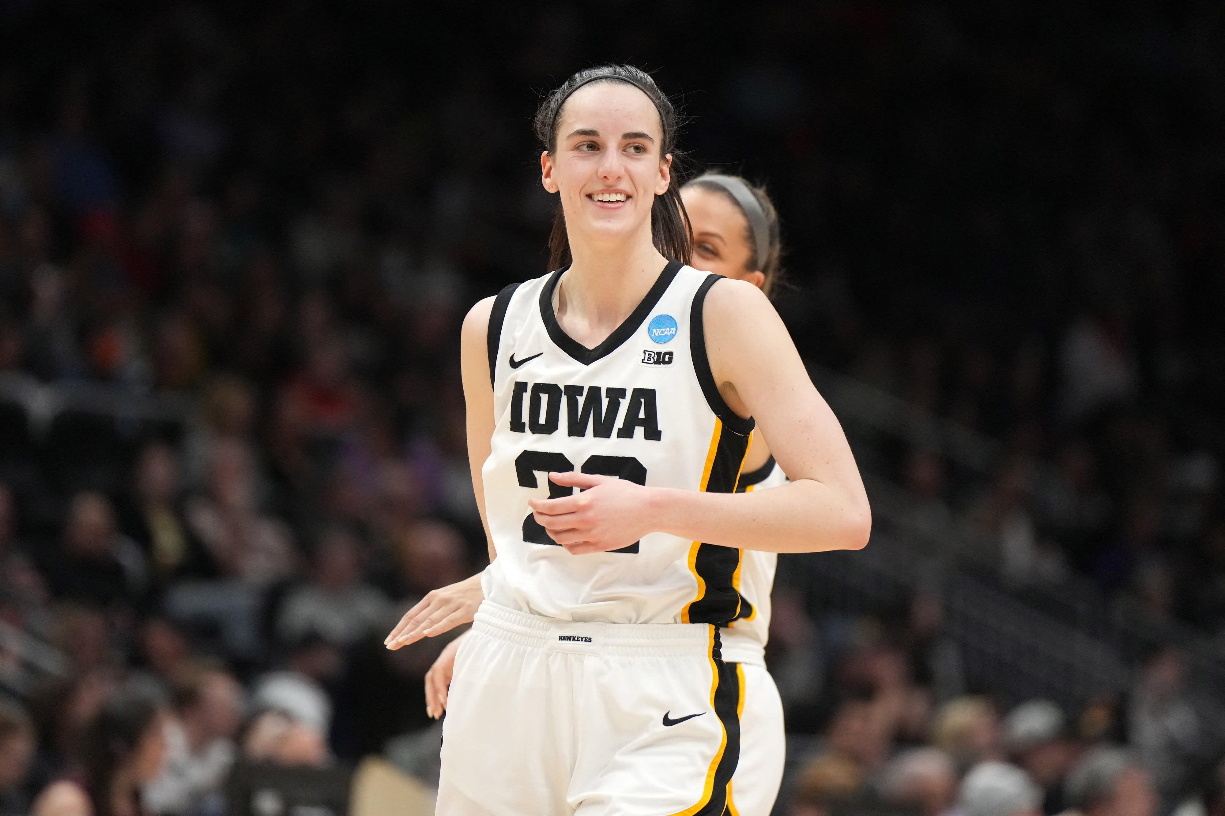 קייטלין קלארק, אוניברסיטת אייווה מנצחת את לואיוויל בטורניר ה-NCAA לנשים