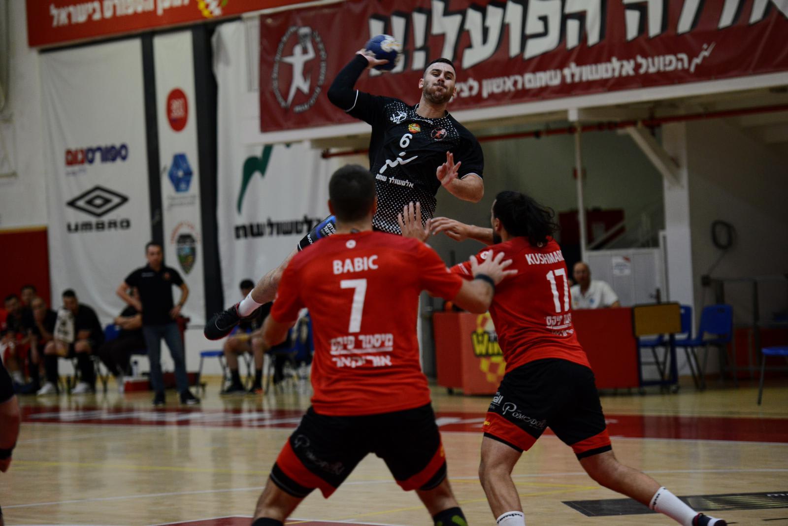 לידור פסו, שחקן הפועל ראשון לציון מעל עמרי קושמרו ואלכסנדר באביץ מאשדוד