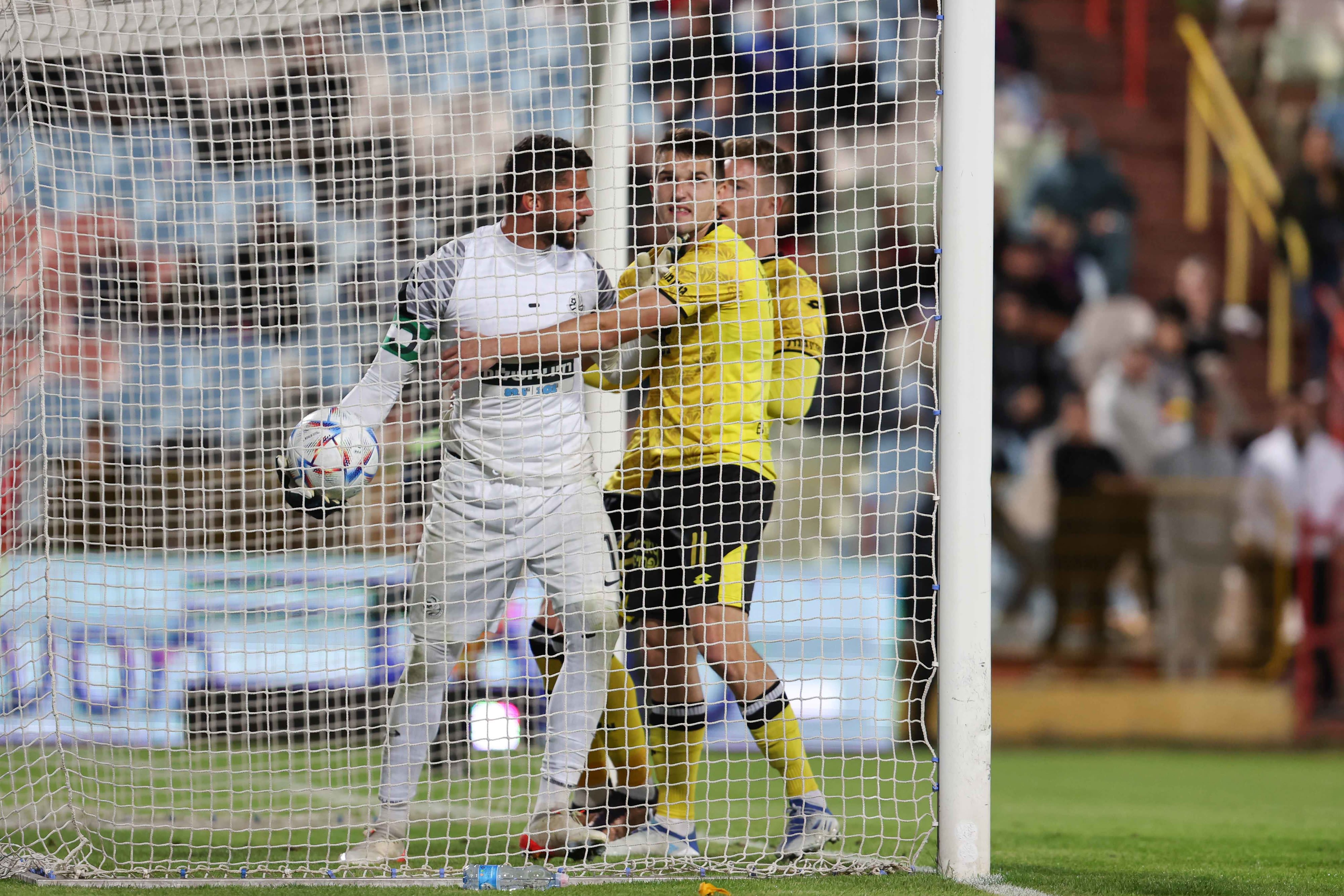 איגור זלטאנוביץ' מכבי נתניה לצד יואב ג'רפי מ.ס. אשדוד