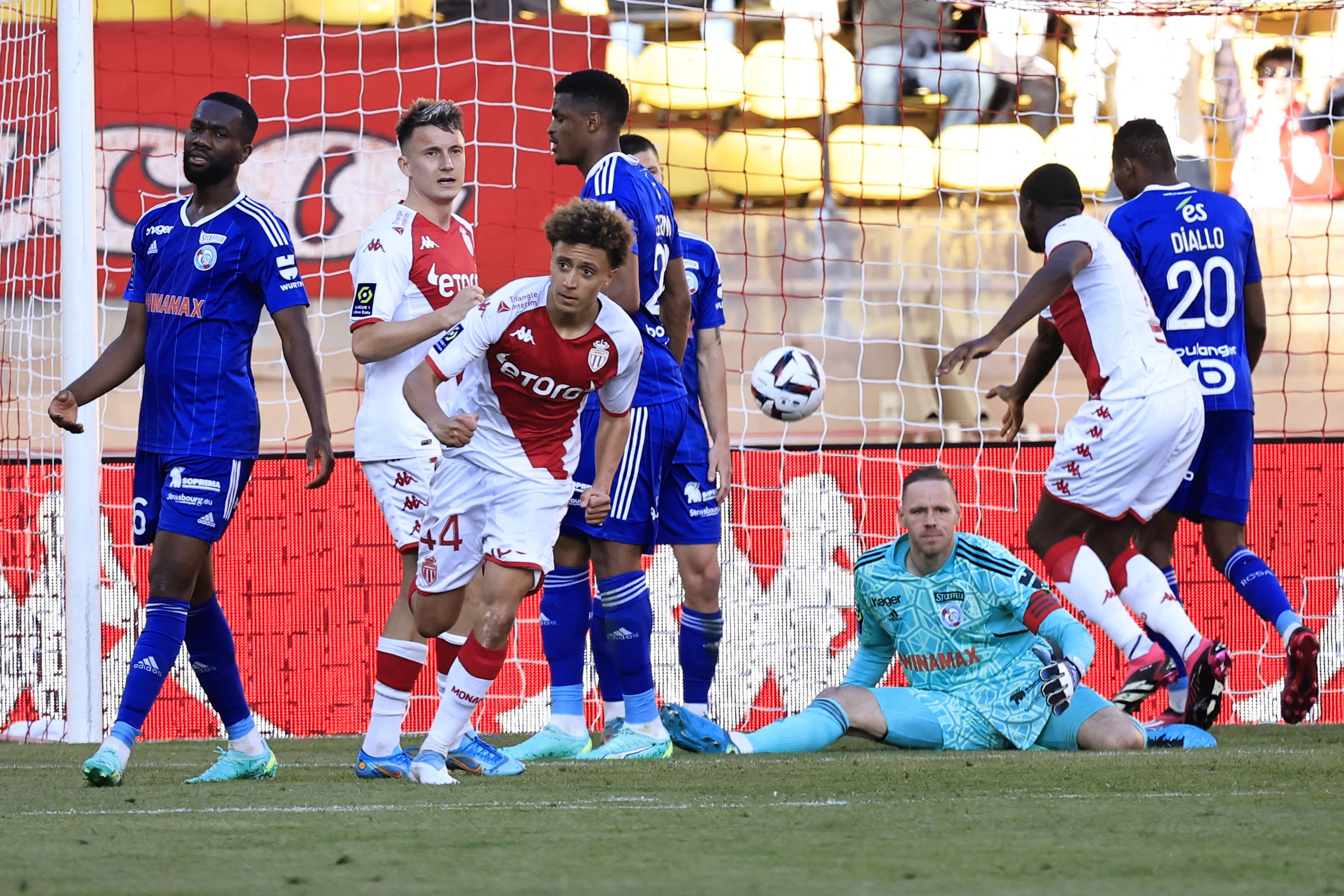 אליאס בן סגיר שחקן מונאקו חוגג שער