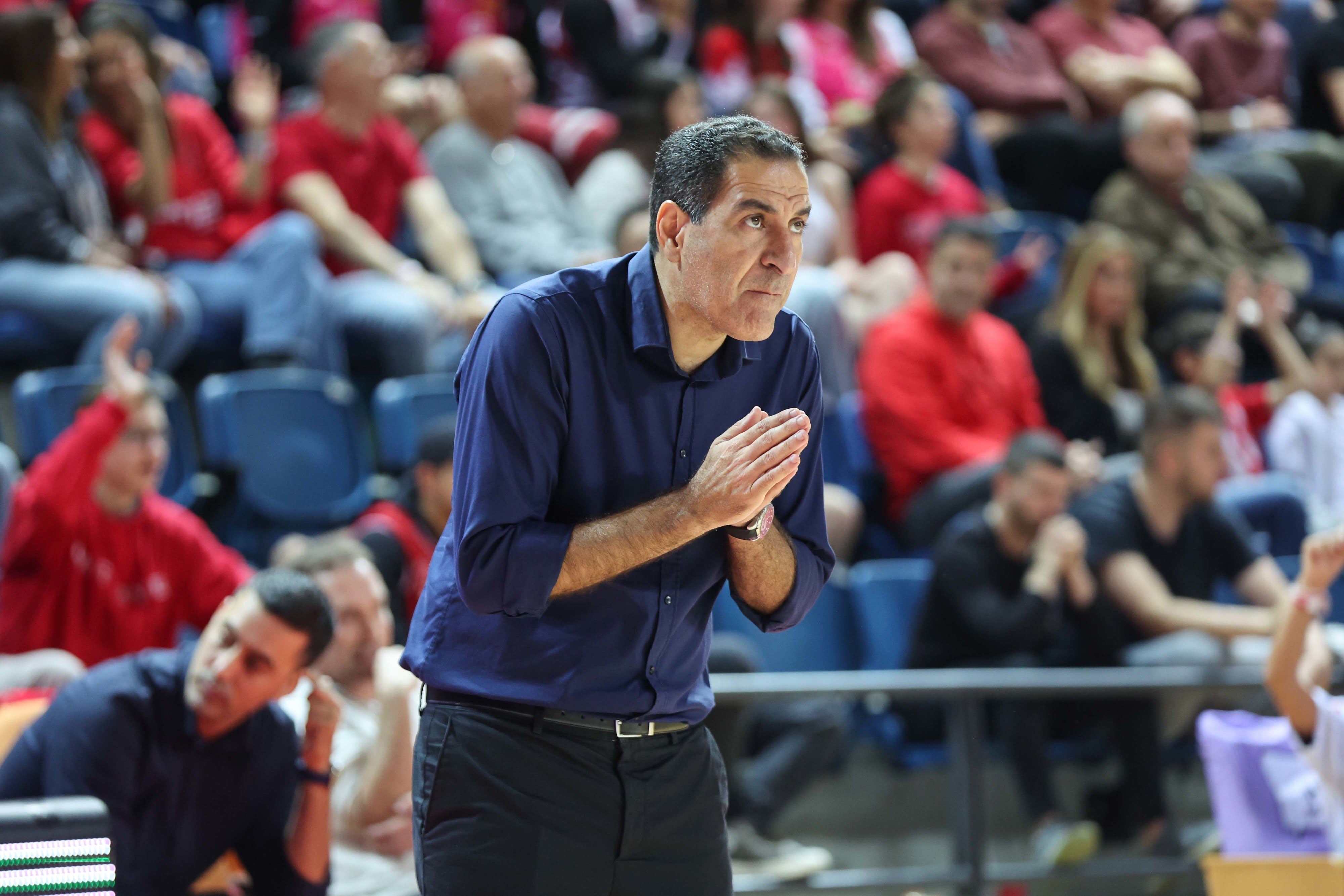 מאמן בני הרצליה אורן אהרוני