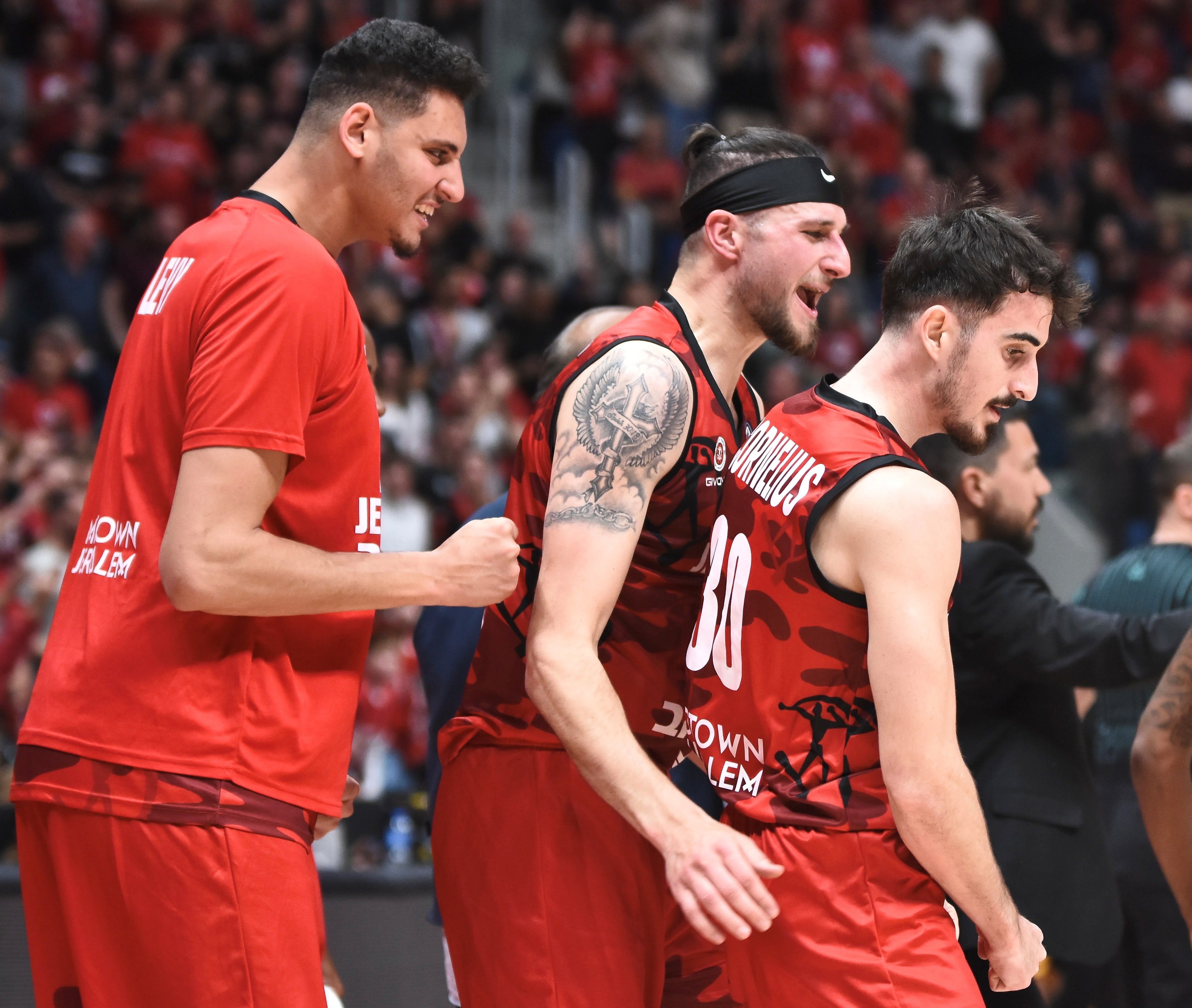 שחקני הפועל ירושלים אור קורנליוס, זאק הנקינס, גלעד לוי