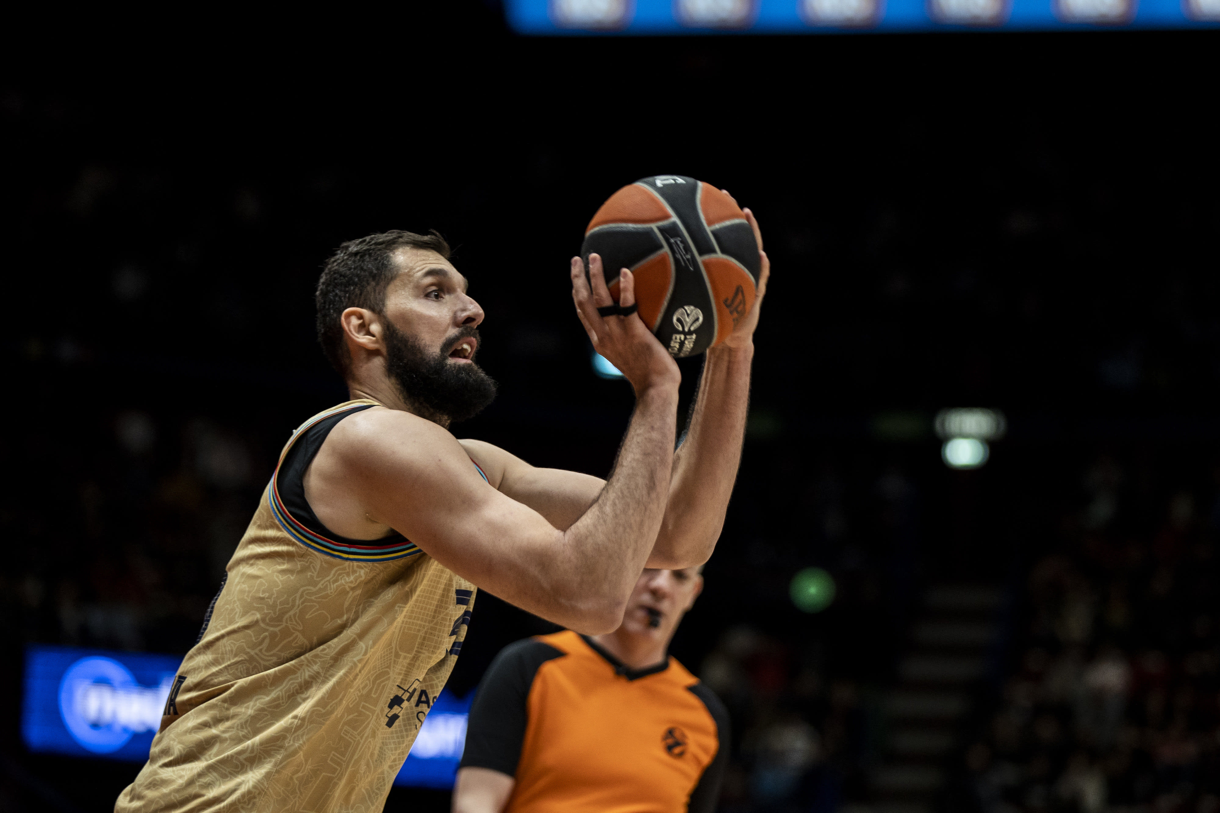 ניקולה מירוטיץ', שחקן ברצלונה כדורסל