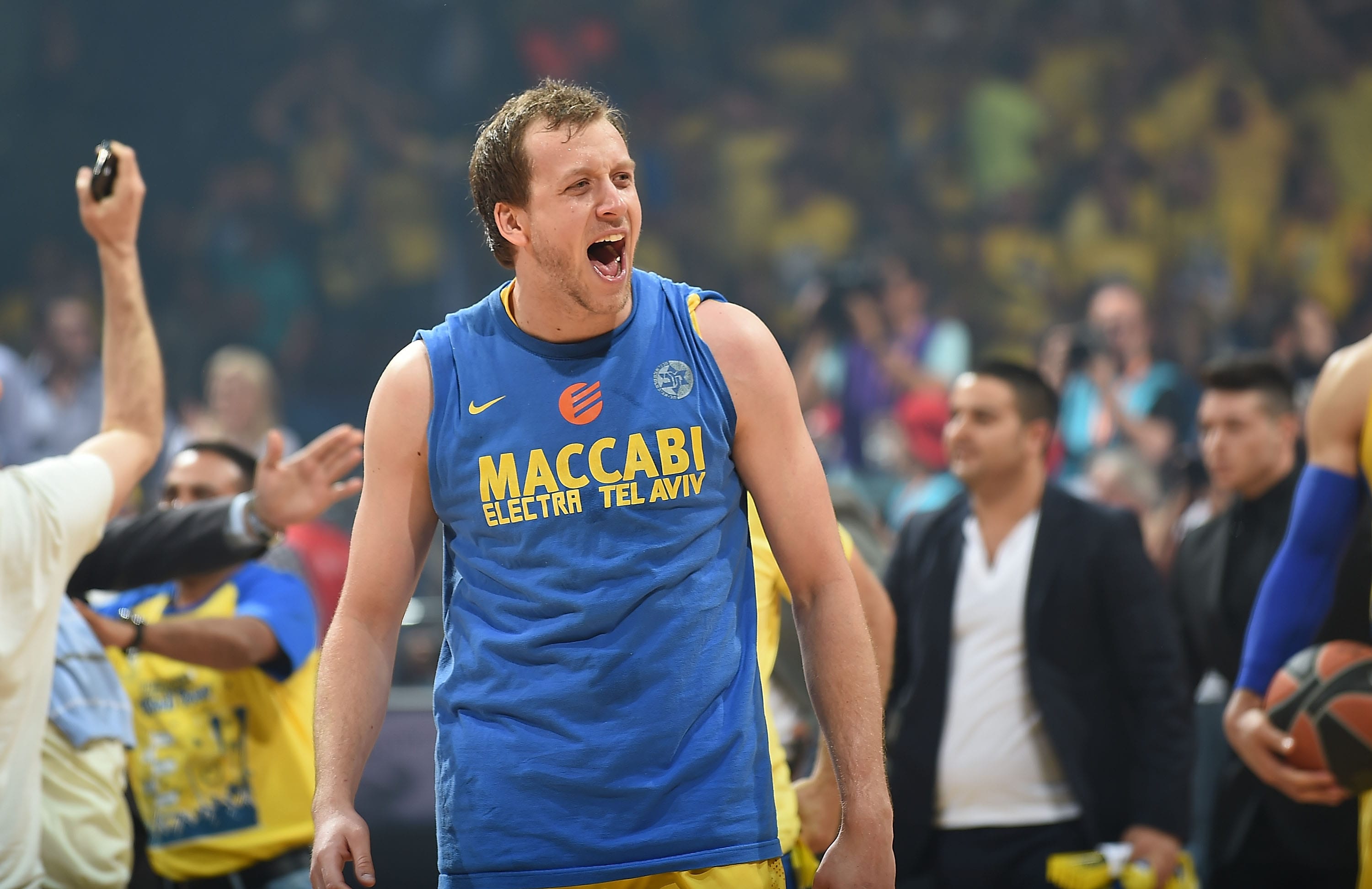 ג'ו אינגלס במדי מכבי תל אביב