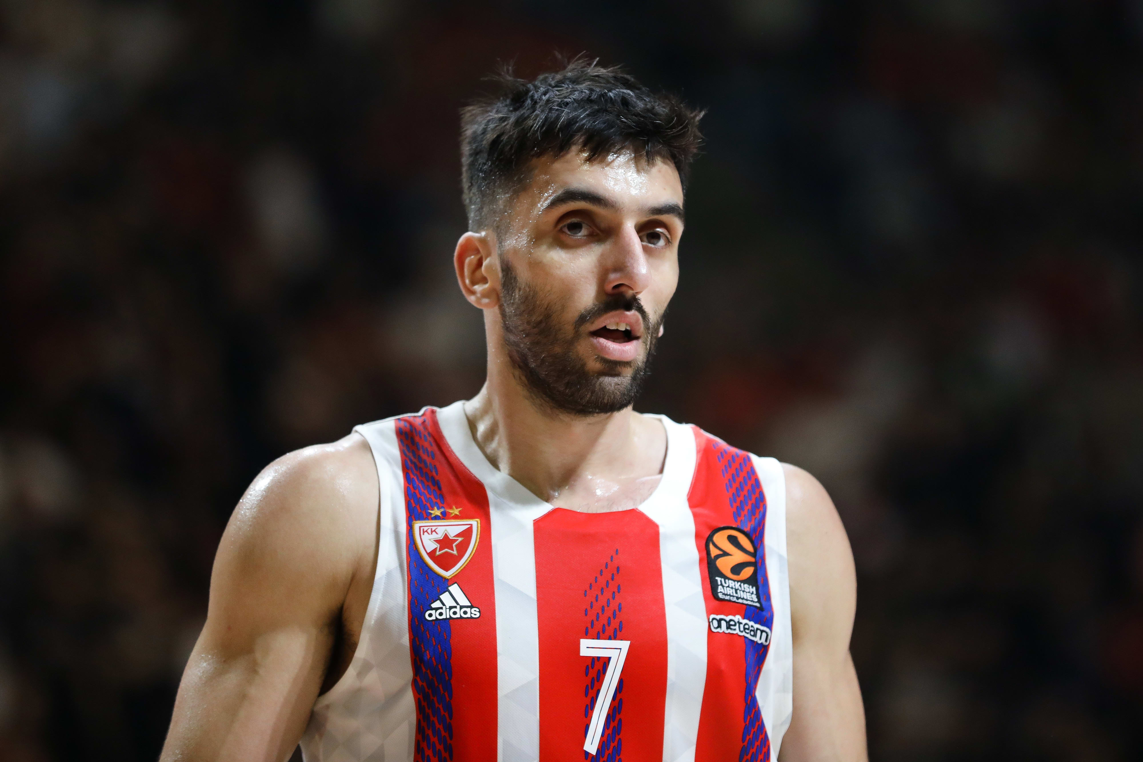 פקונדו קמפאסו הכוכב האדום בלגרד