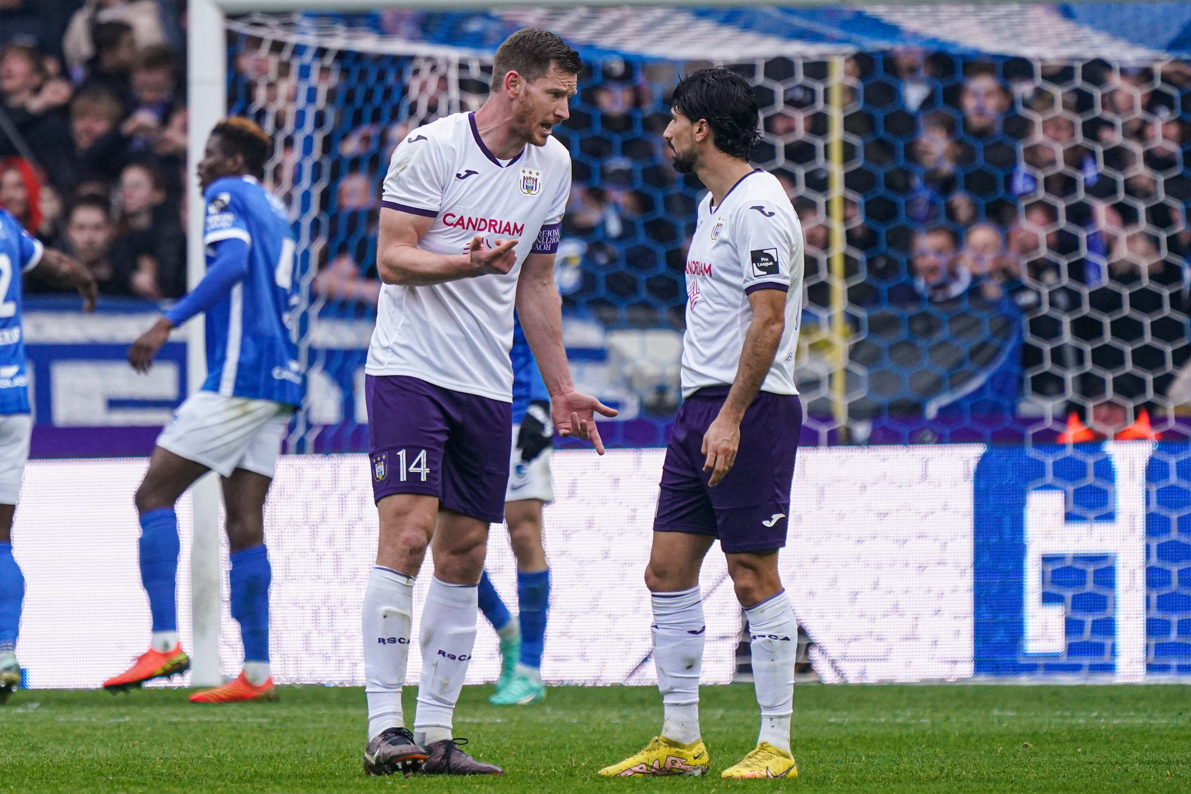 ליאור רפאלוב עם יאן ורטונגן שחקני אנדרלכט