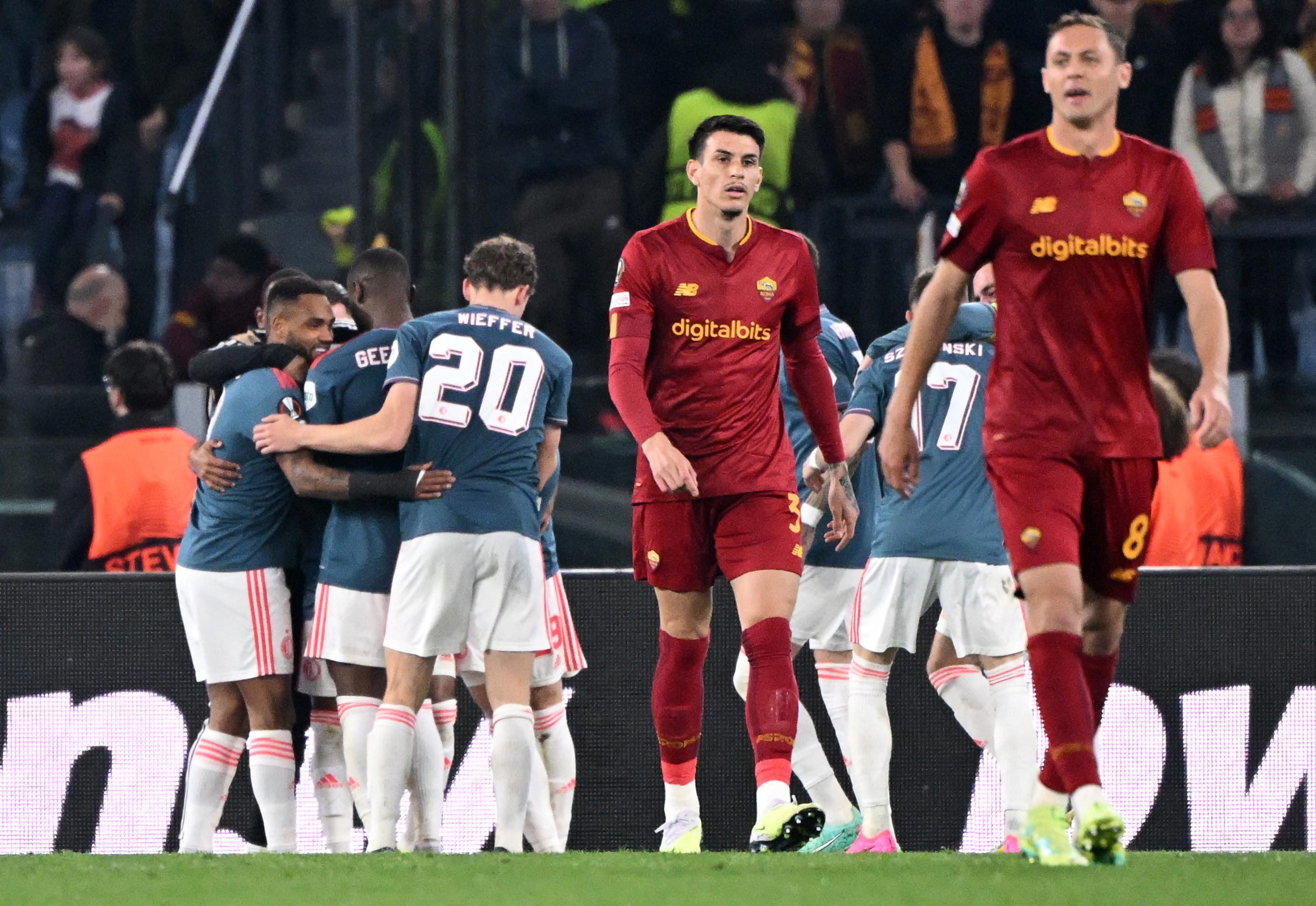 שחקני פיינורד חוגגים