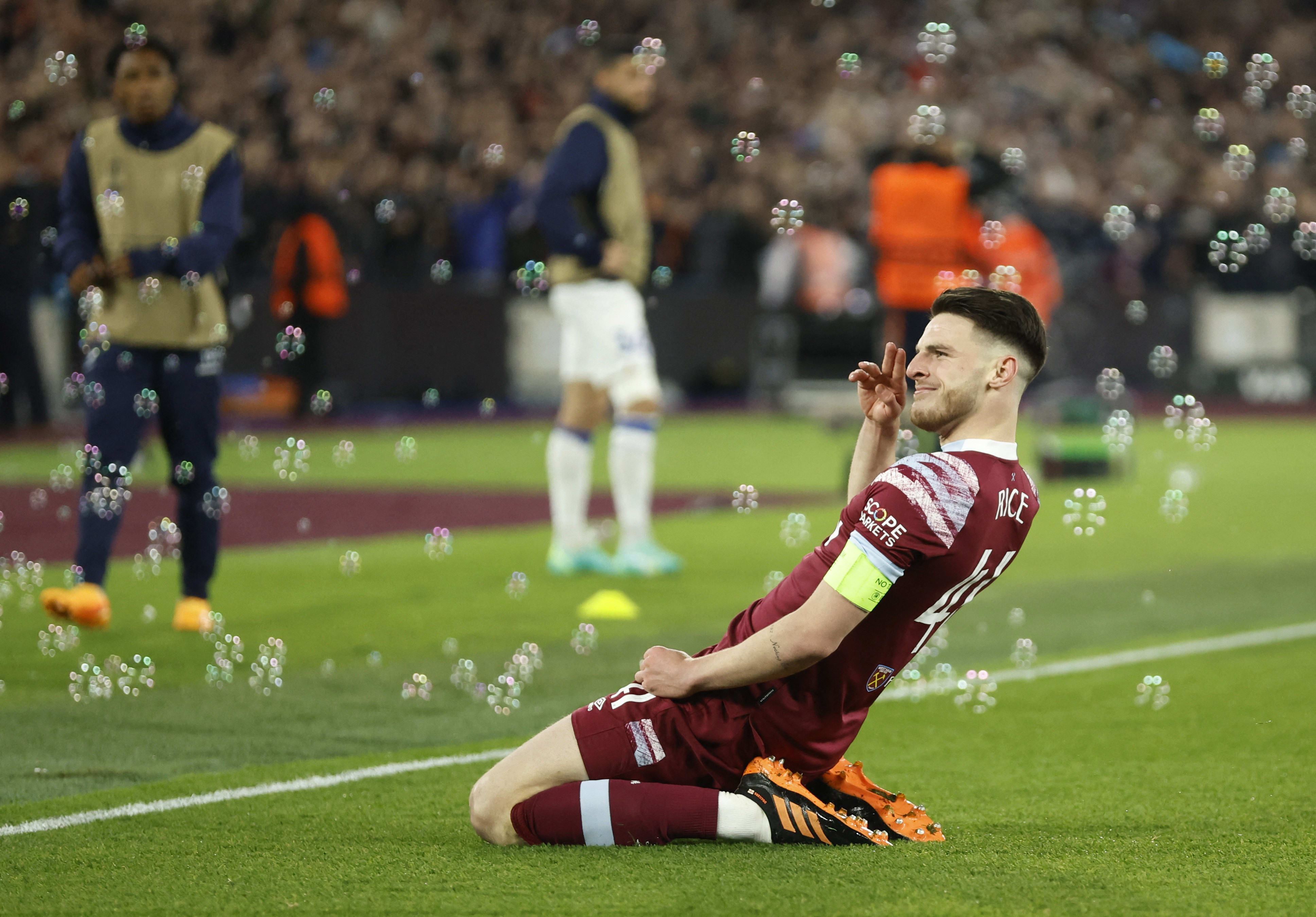 דקלן רייס שחקן ווסטהאם חוגג שער