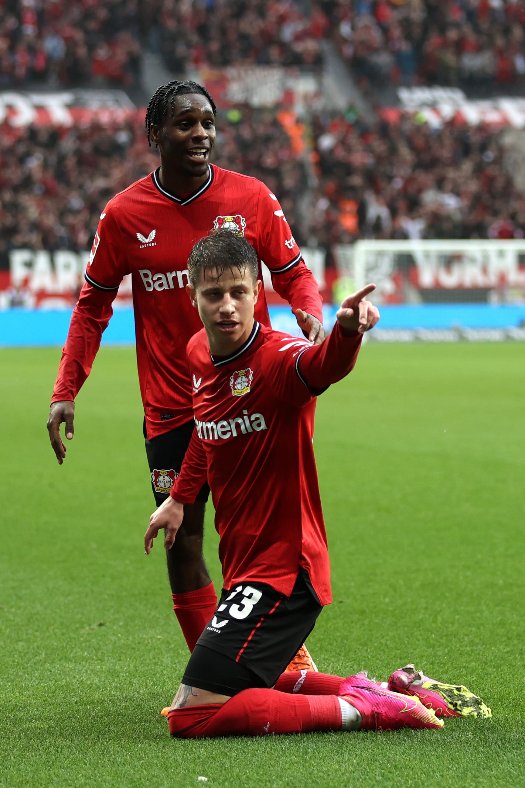 אדם הלוז'ק באייר לברקוזן