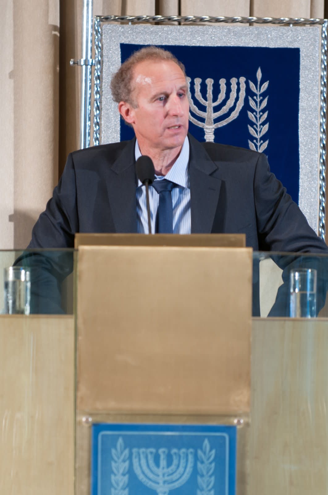 רון בולוטין