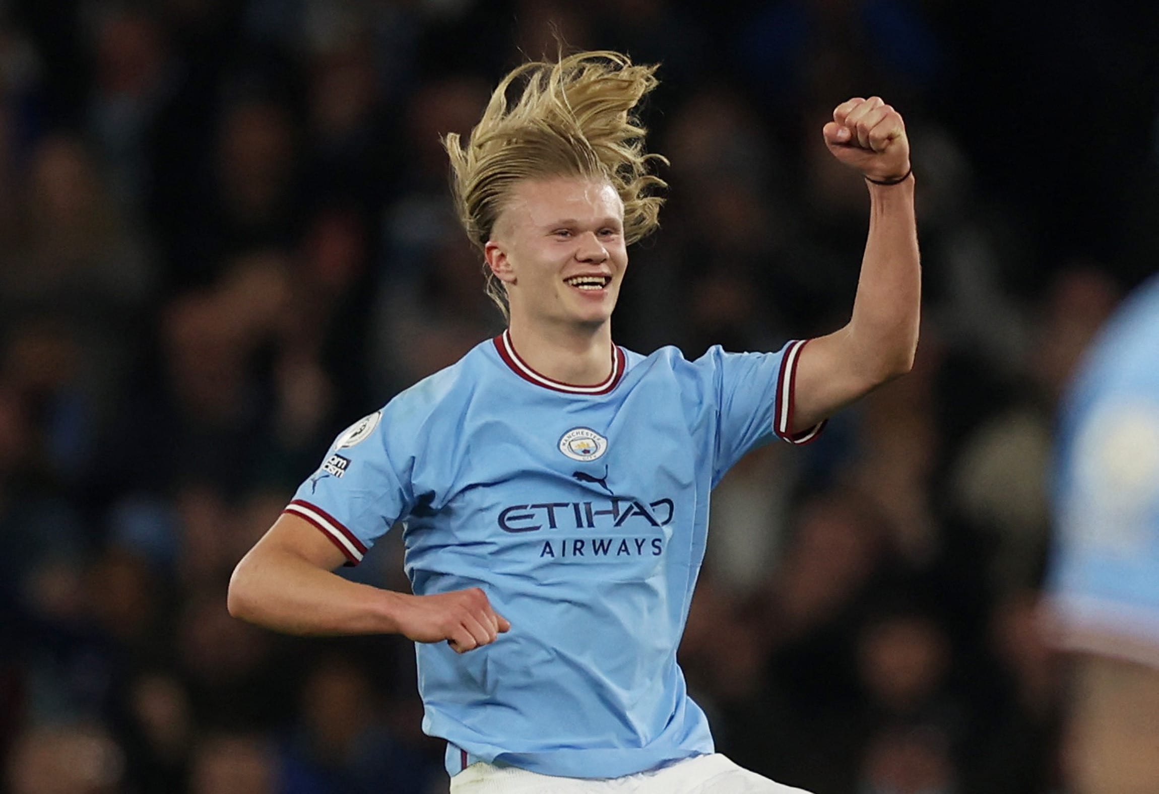 ארלינג הולאנד שחקן מנצ'סטר סיטי חוגג שער