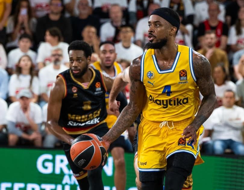 לורנזו בראון מול ג'ורדן לויד