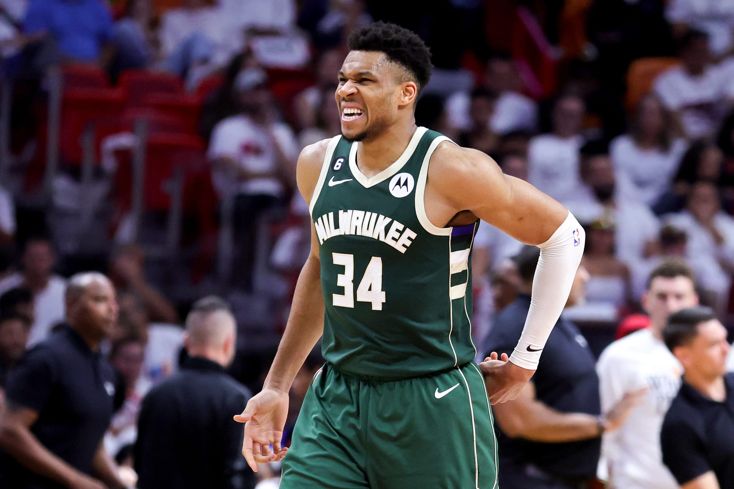 יאניס אנטטוקומפו, מילווקי באקס