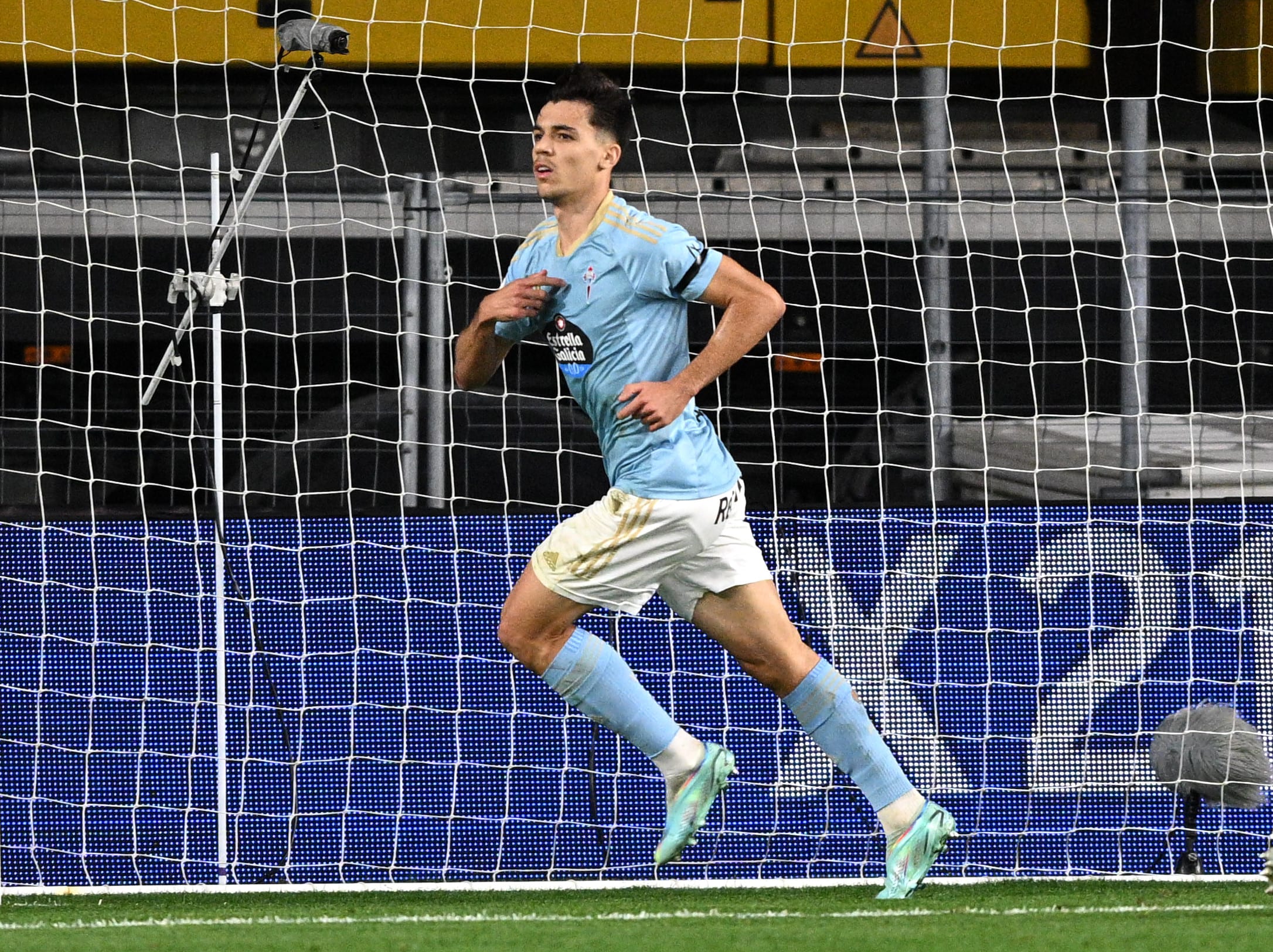 גברי וייגה שחקן סלטה ויגו