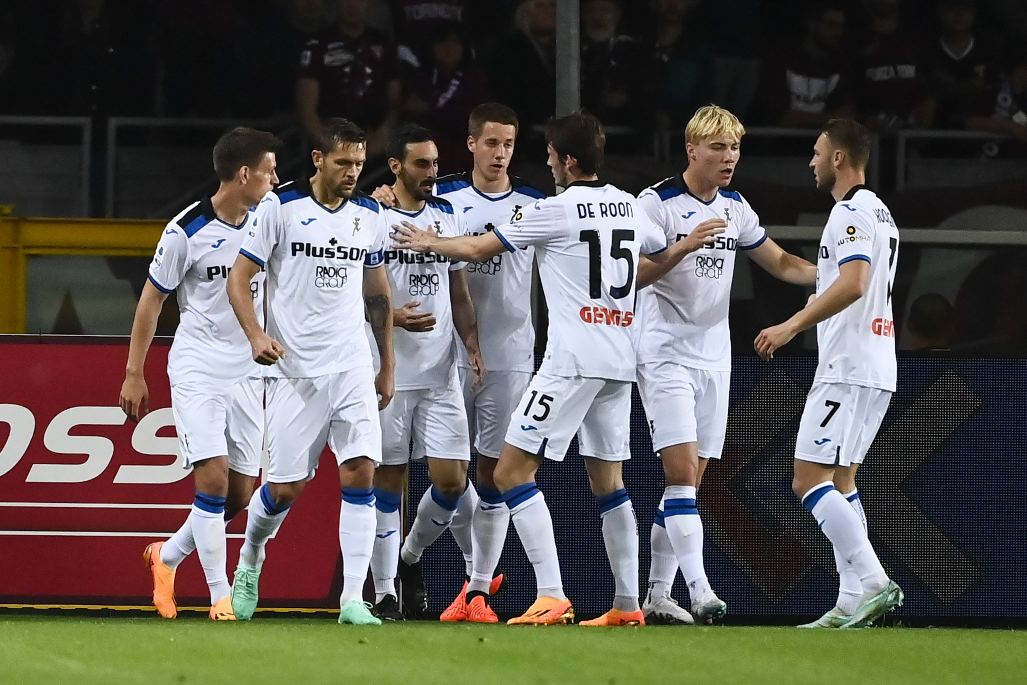 שחקני אטאלנטה חוגגים