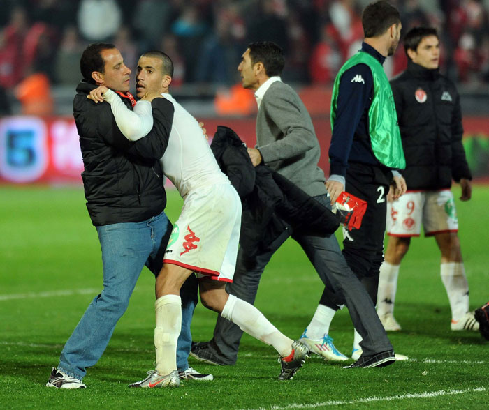 שחקן הפועל תל אביב אביחי ידין מתפרע