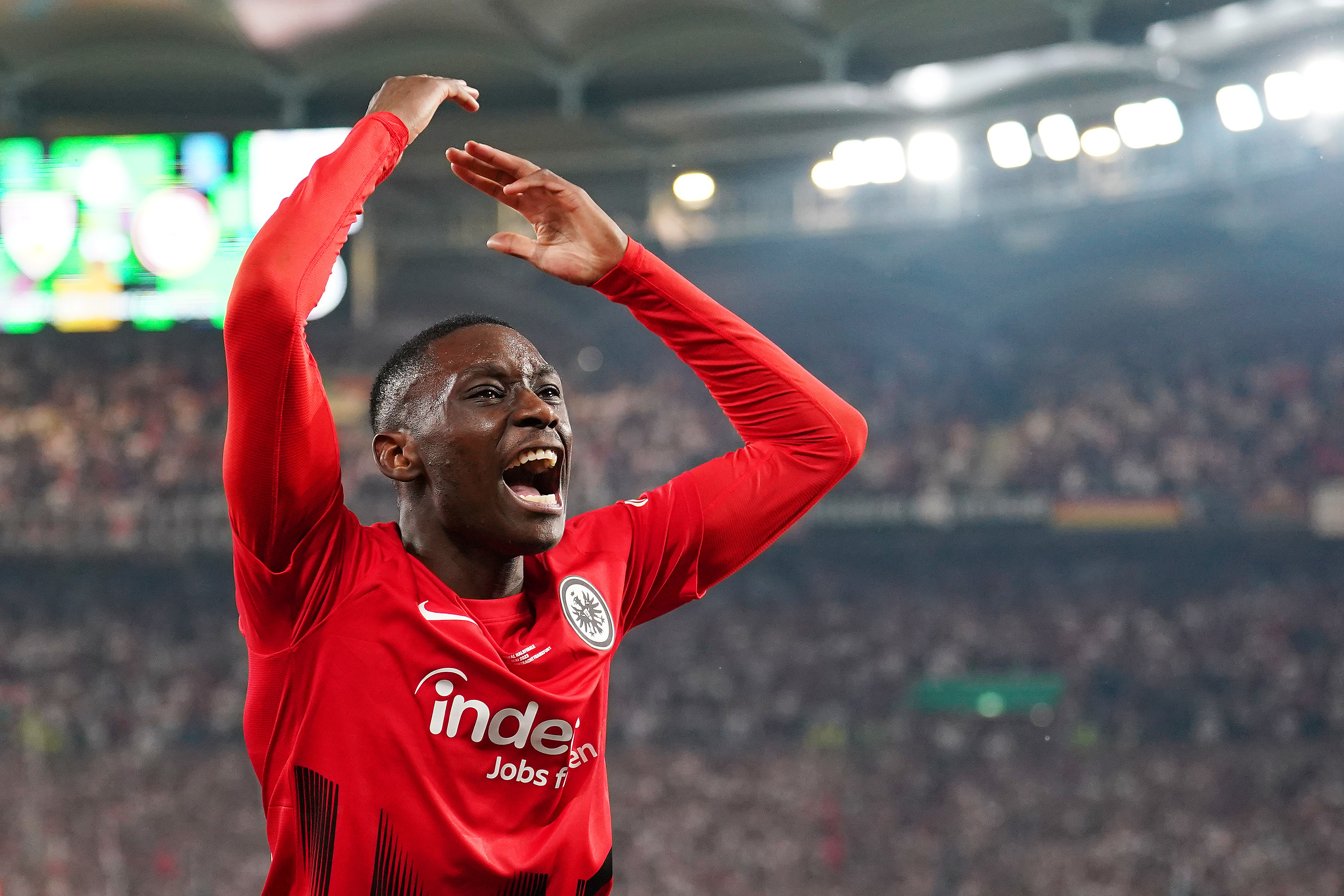 רנדל קולו מואני, שחקן איינטרכט פרנקפורט חוגג