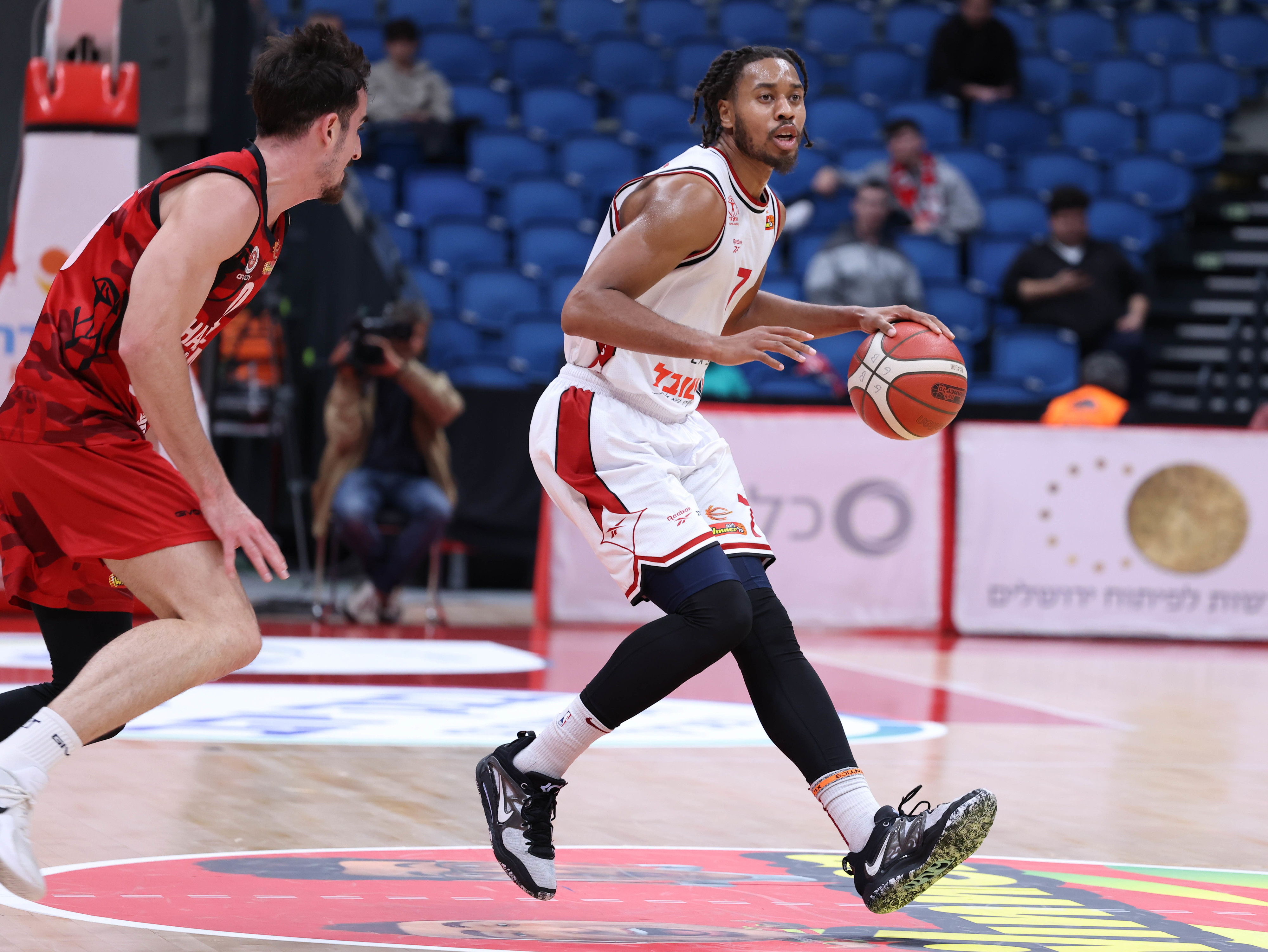 אייזיאה קאזינס, שחקן הפועל חיפה