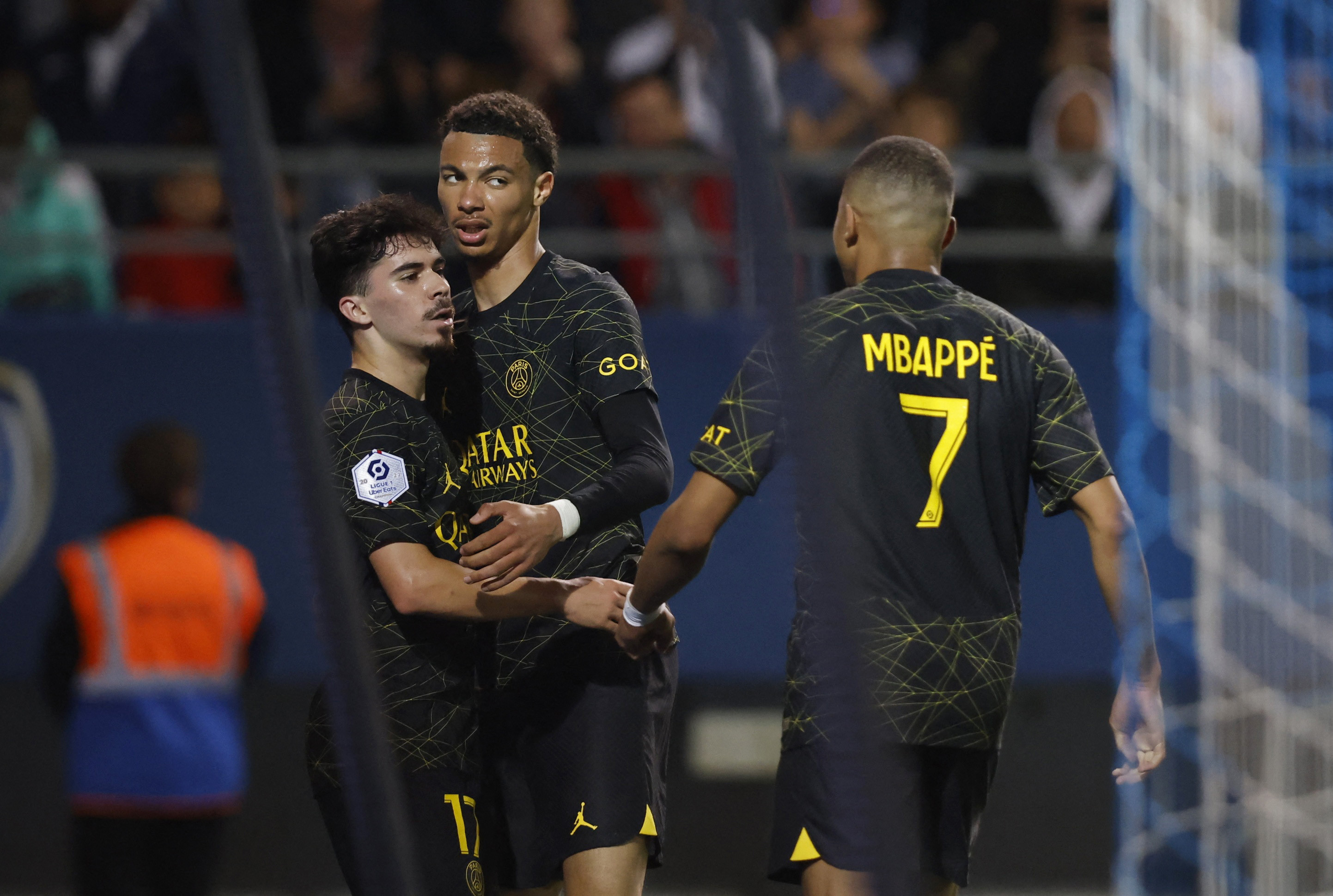 הוגו אקיטיקה, ויטיניה שחקני פריז סן ז'רמן חוגגים