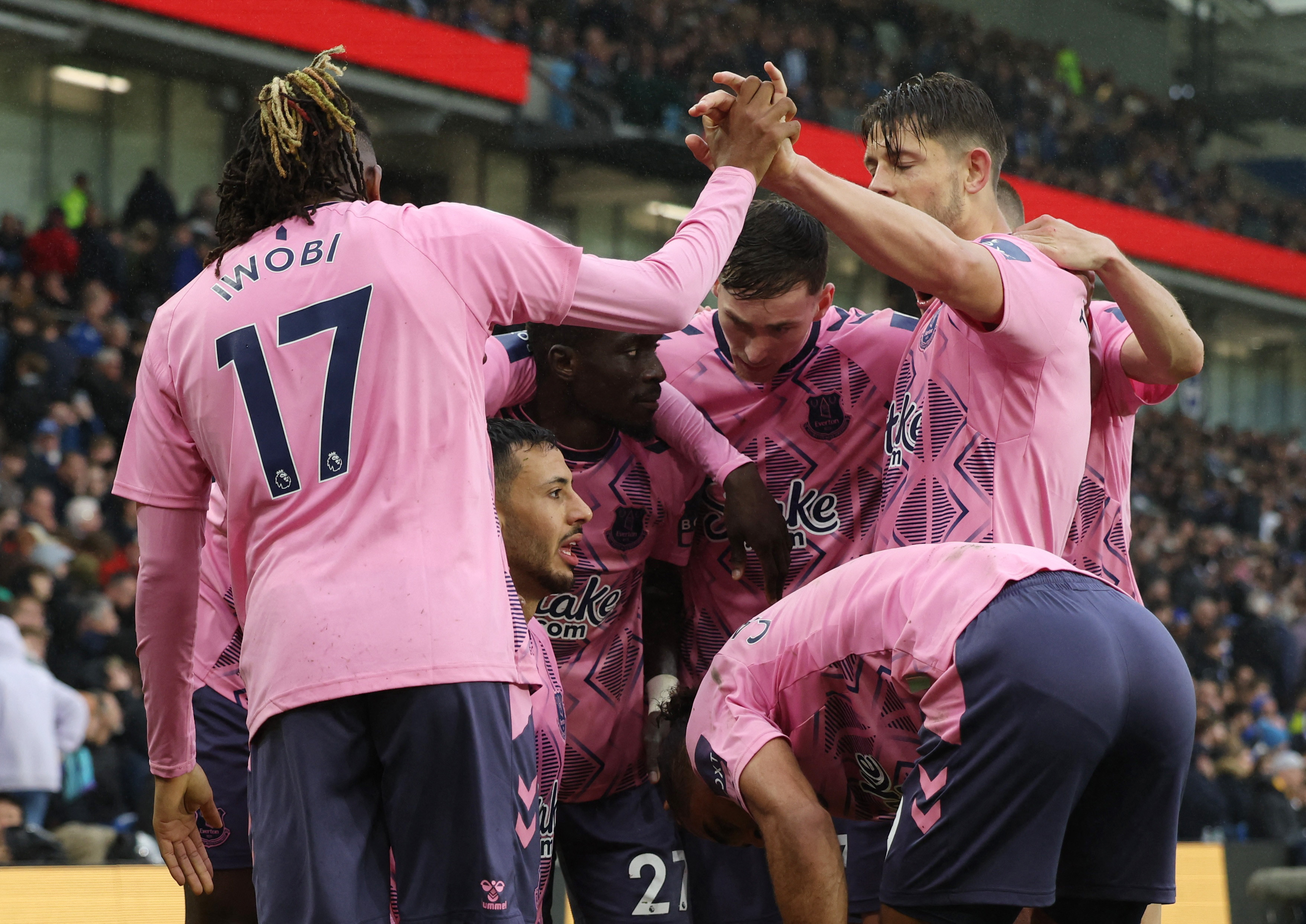 שחקני אברטון חוגגים