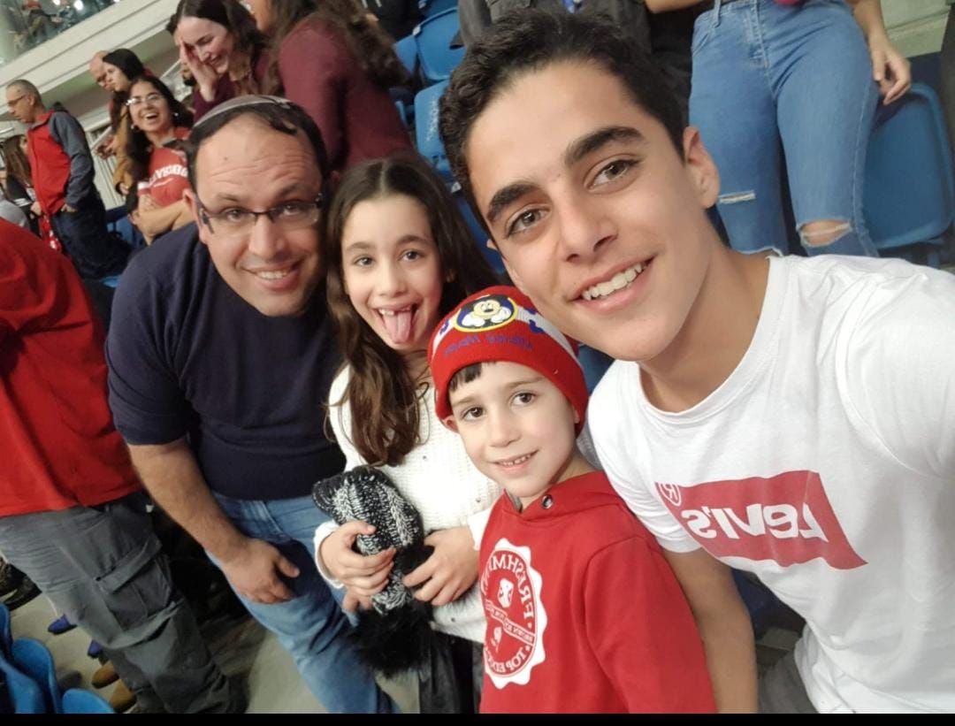 מיכאל סימן טוב וילדיו