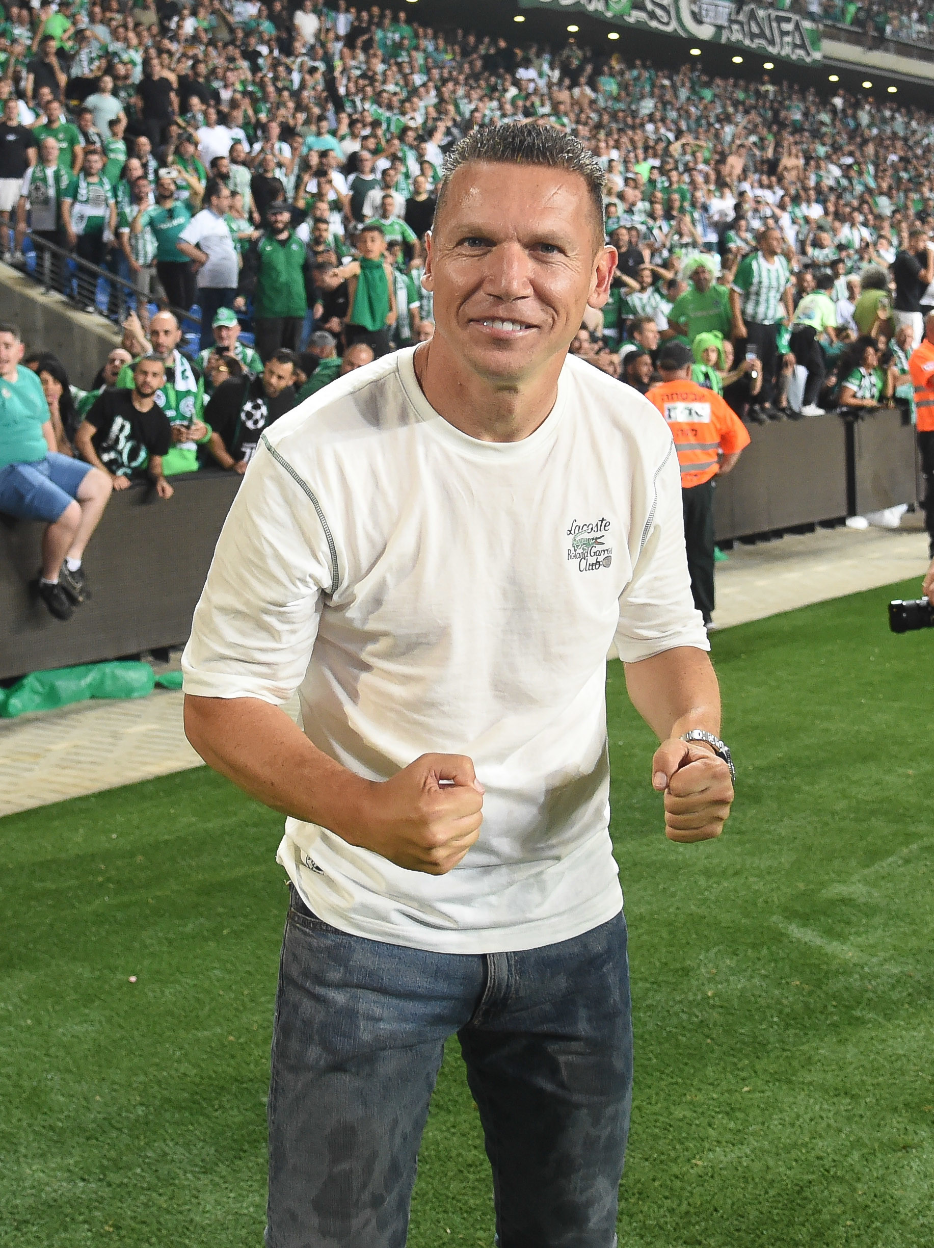 ברק בכר מאמן מכבי חיפה חוגג אליפות