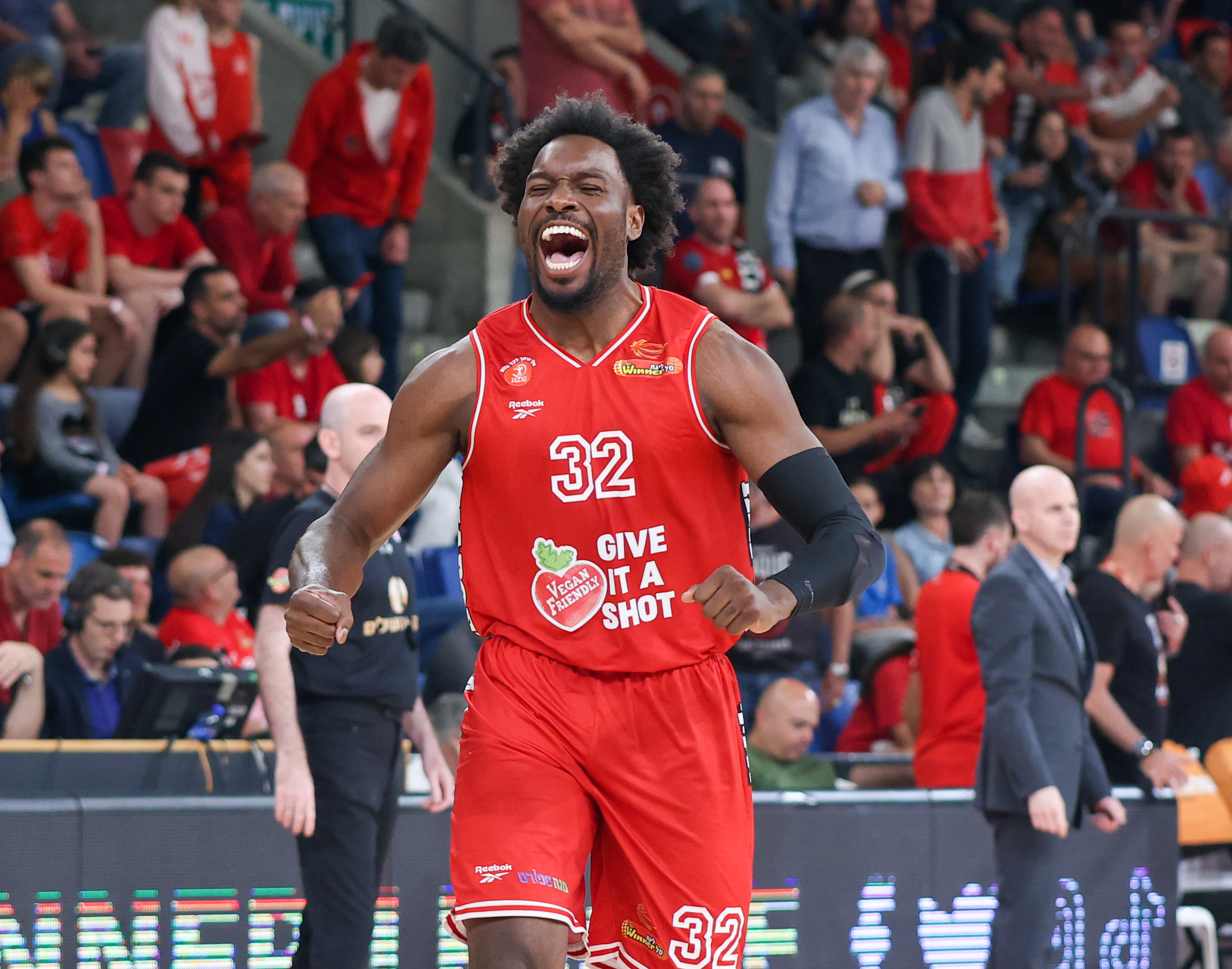 צ'ינאנו אונואקו, שחקן הפועל תל אביב