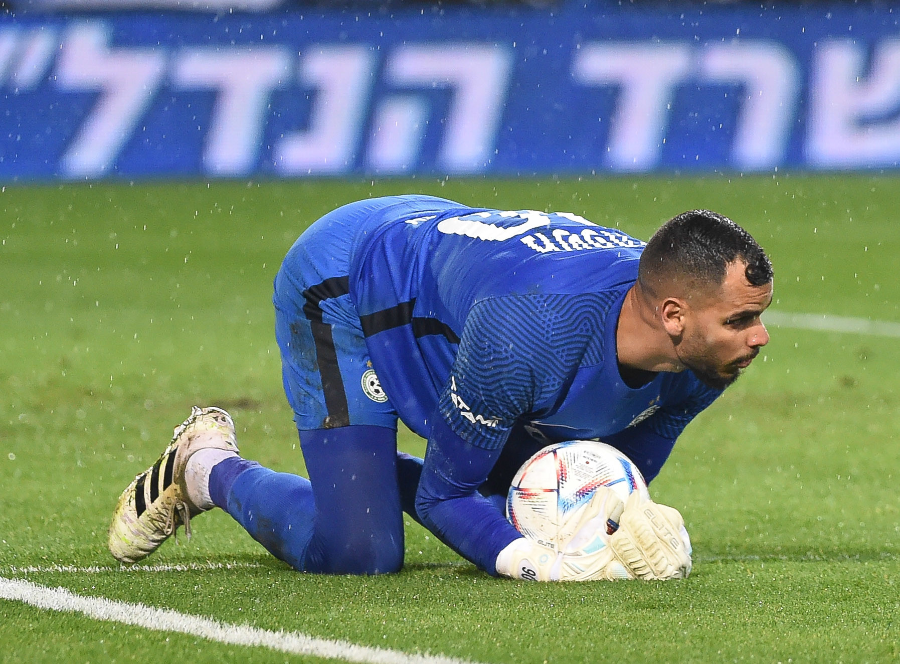 רועי משפתי שוער מכבי חיפה