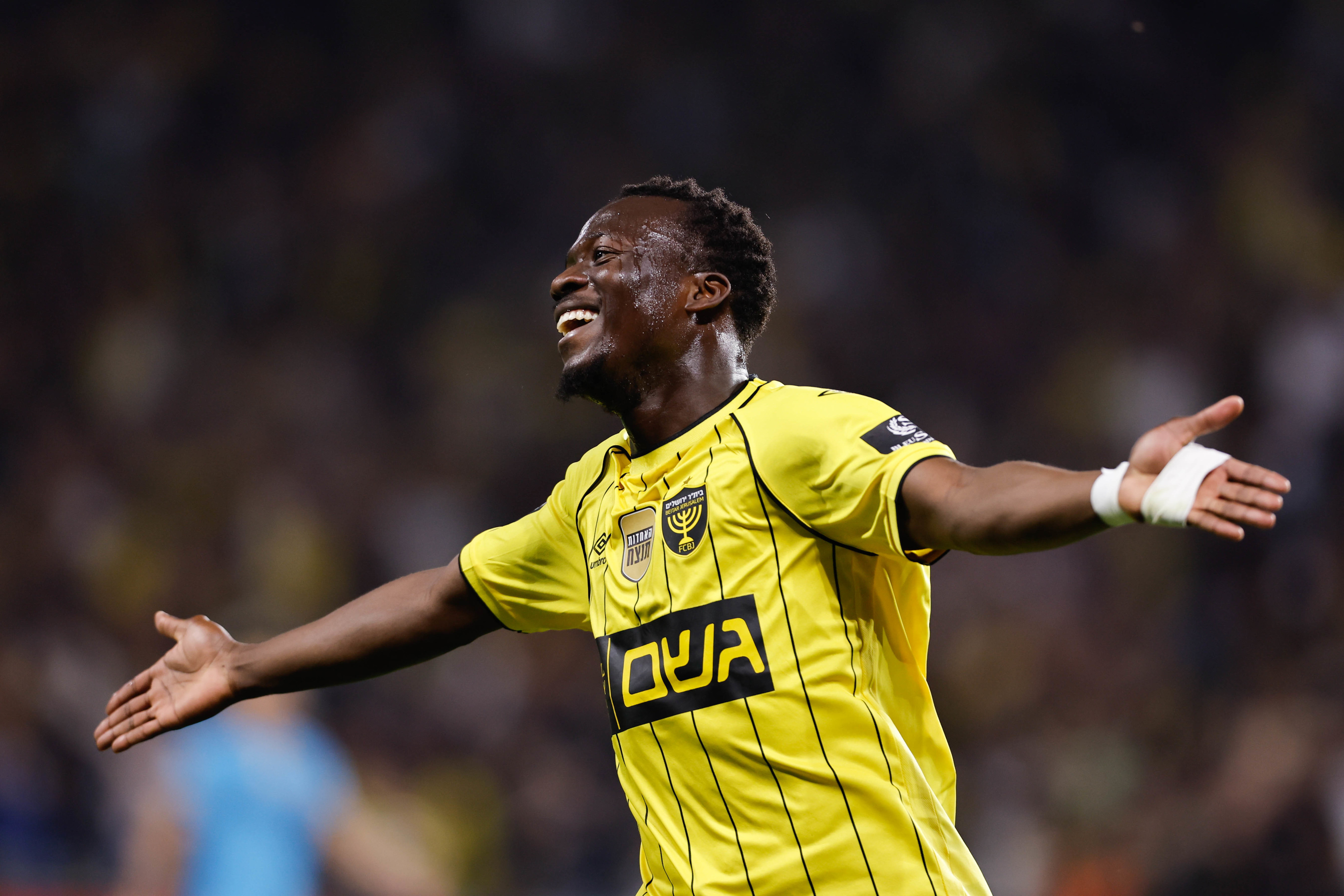 טרזייה תומא, שחקן בית"ר ירושלים חוגג