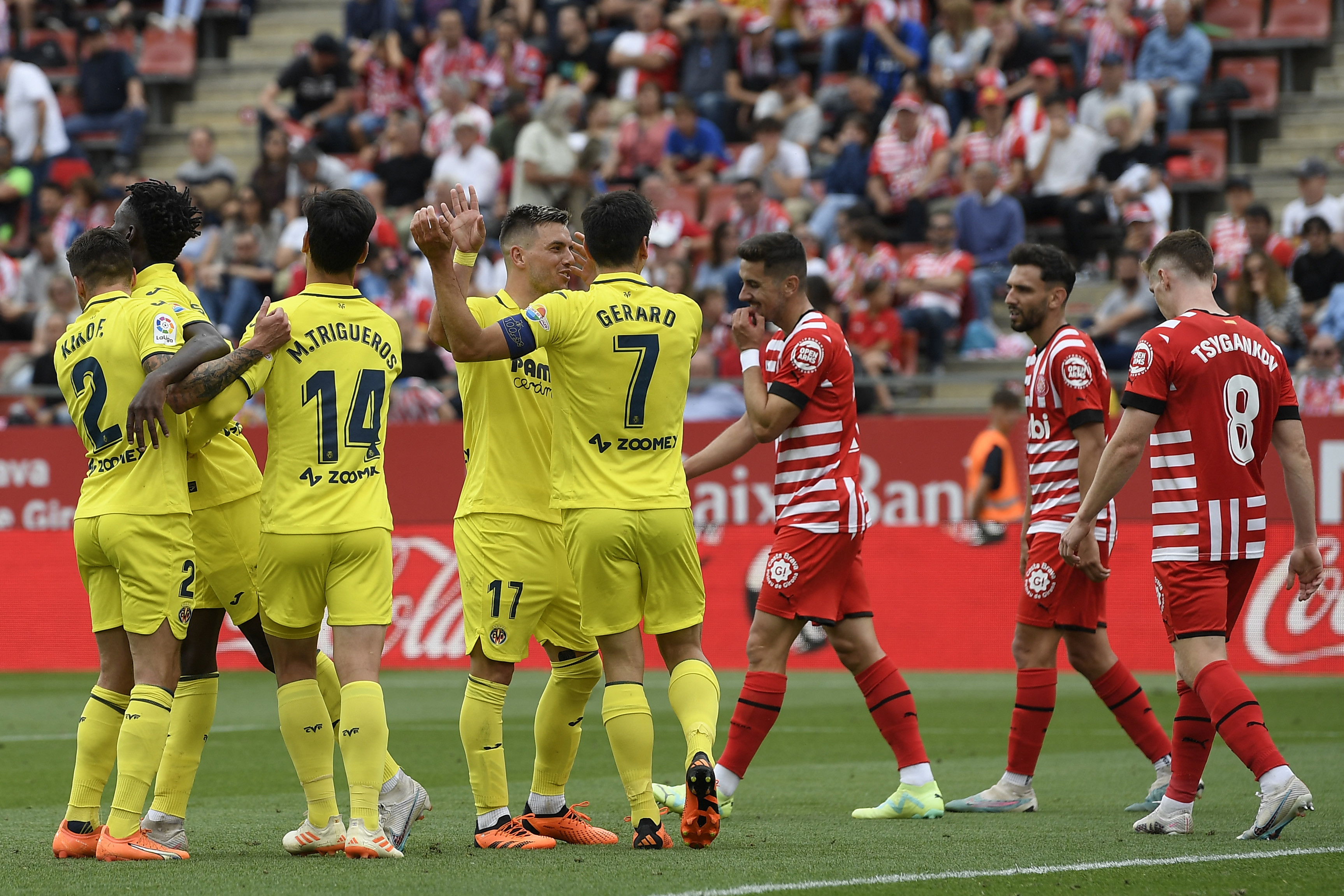 שחקני ויאריאל חוגגים שער של ג'רארד מורנו מול ג'ירונה