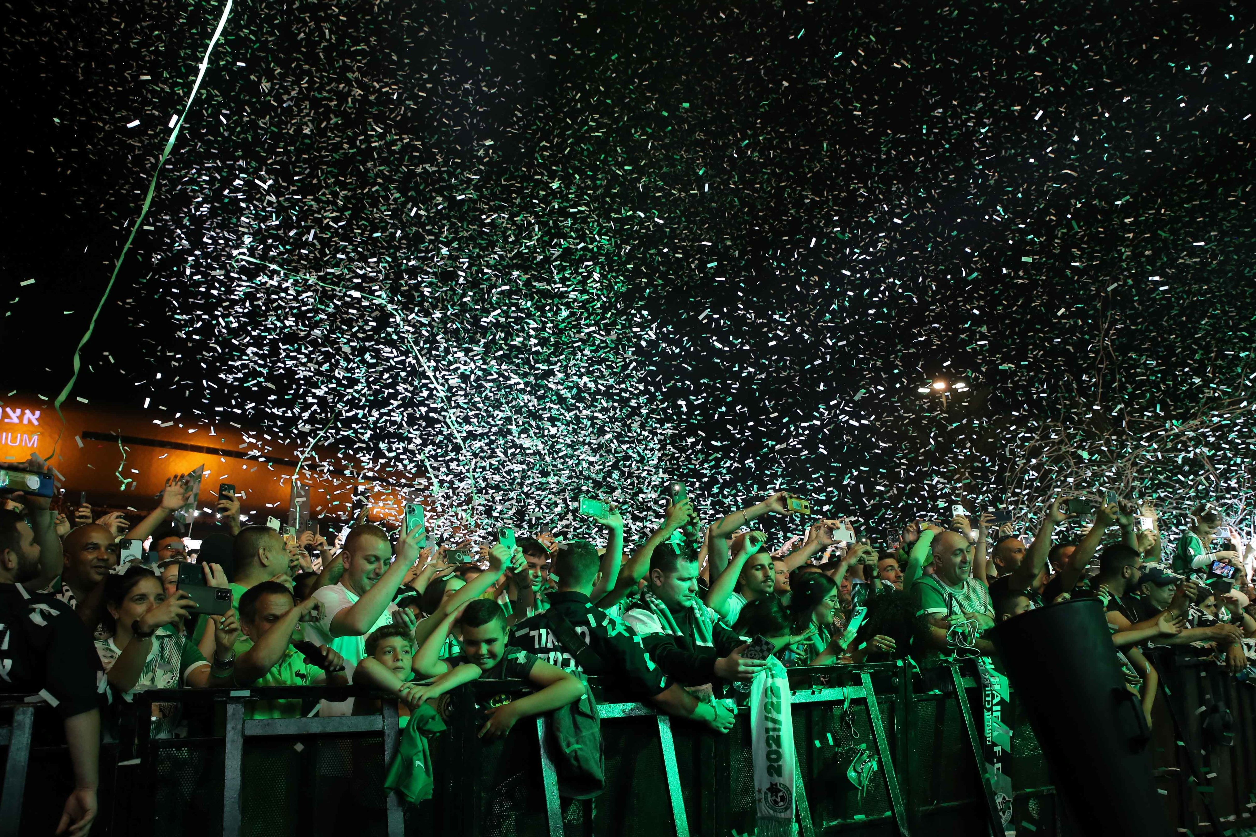 אוהדי מכבי חיפה בחגיגות האליפות