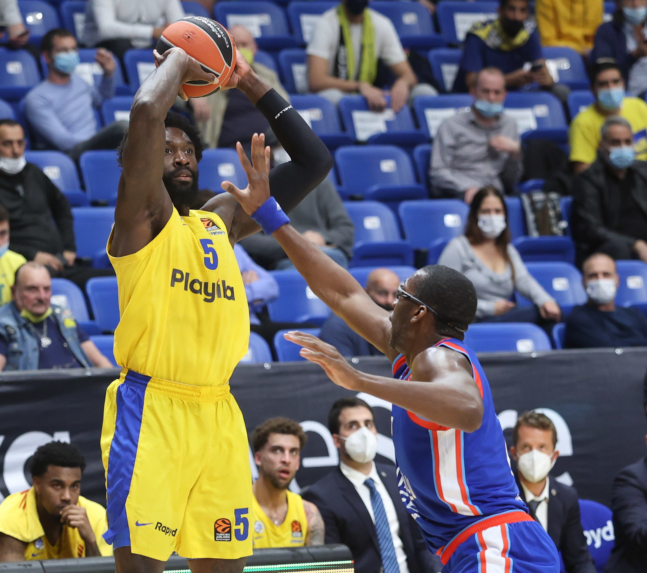 שחקן מכבי תל אביב אותלו האנטר