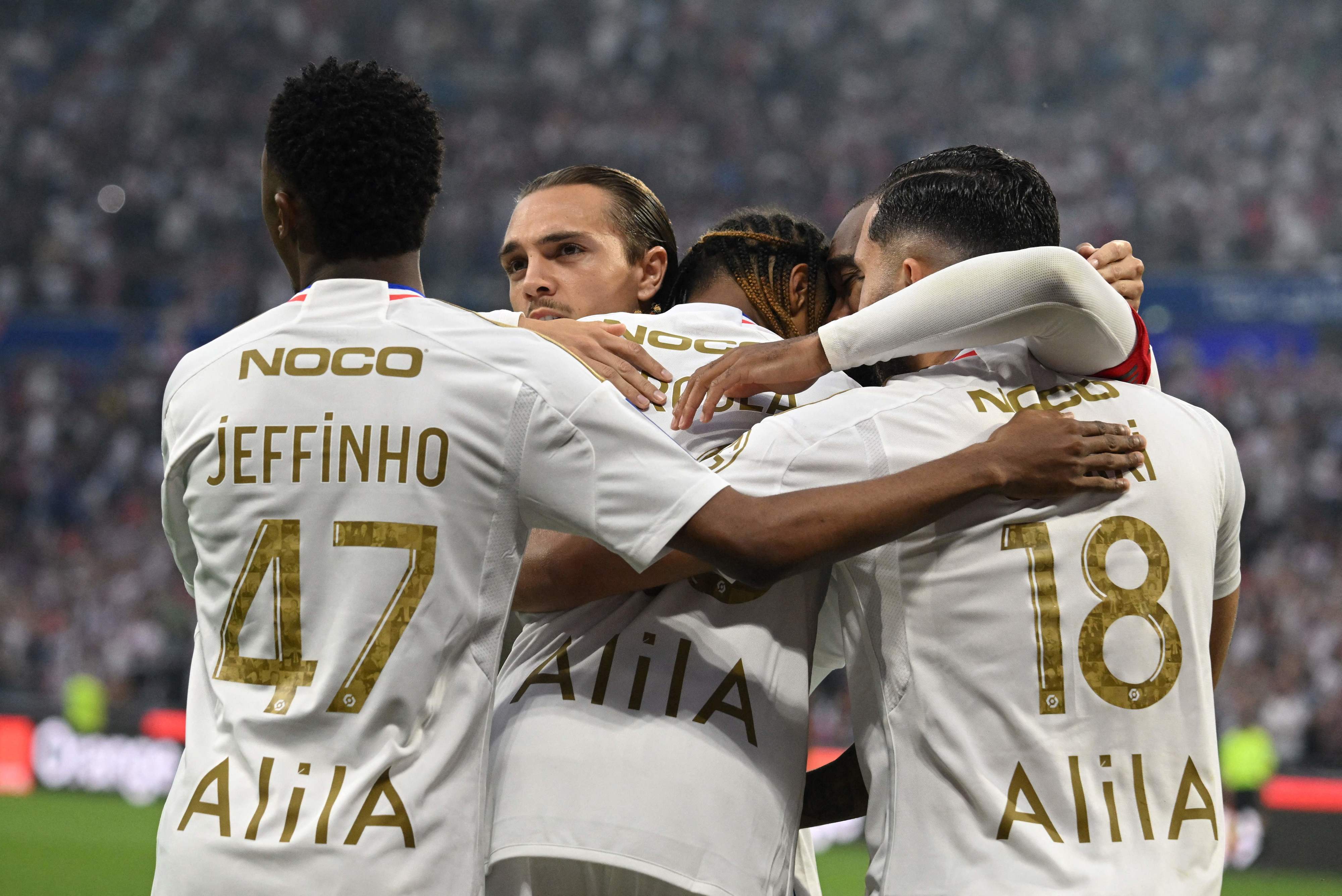 שחקני ליון חוגגים