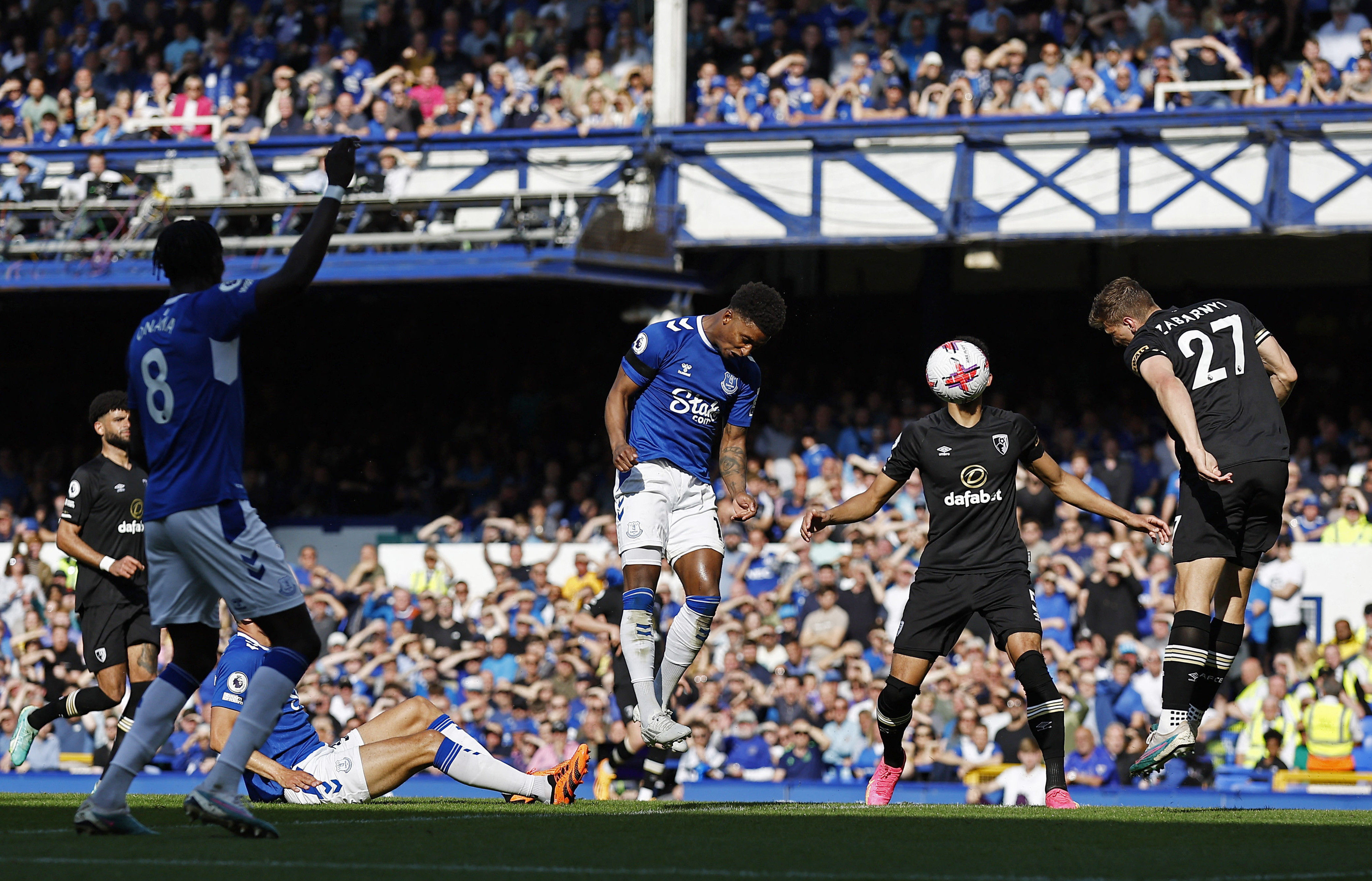 דמראיי גריי אברטון