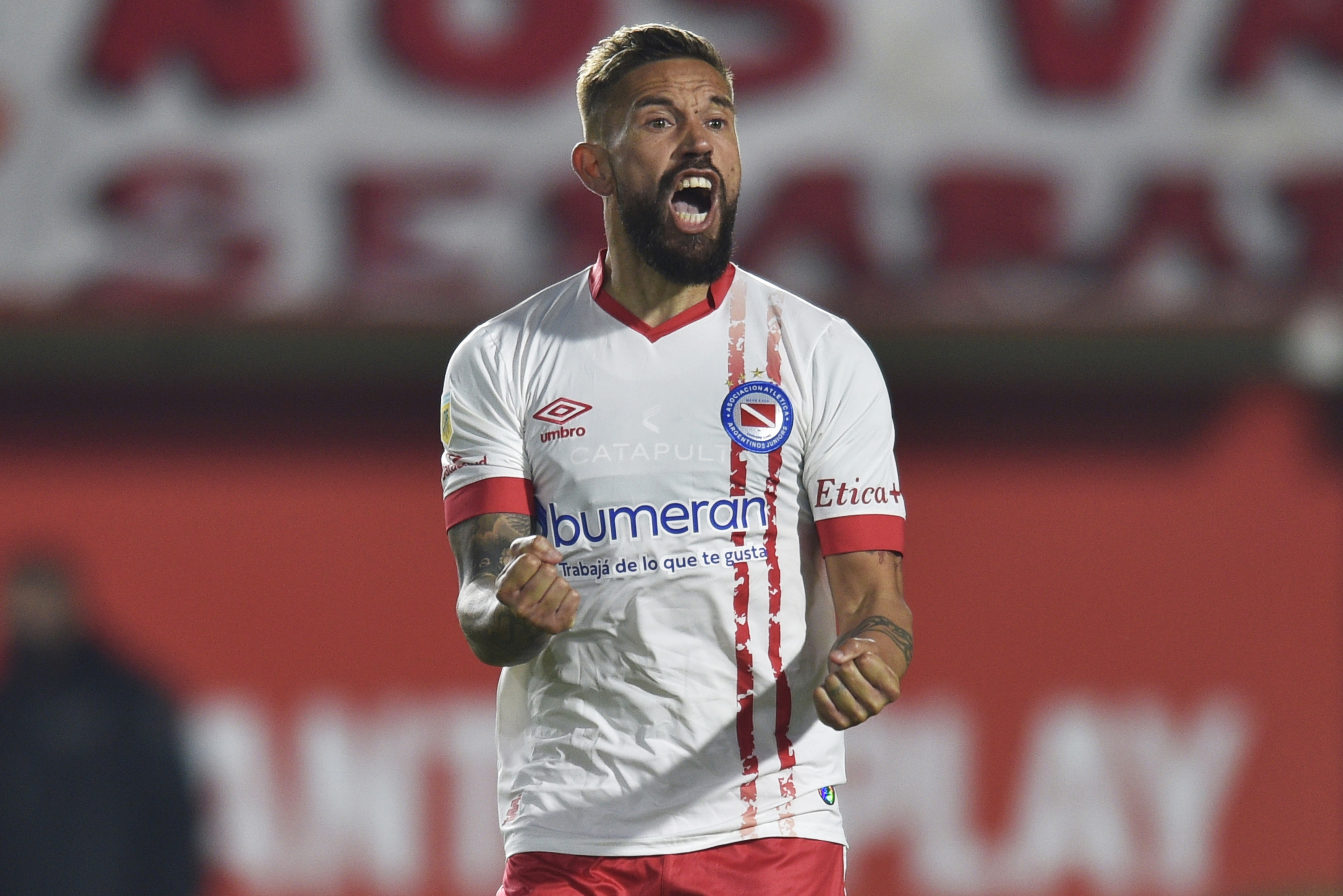 מיגל אנחל טורן, שחקן ארחנטינוס ג'וניורס